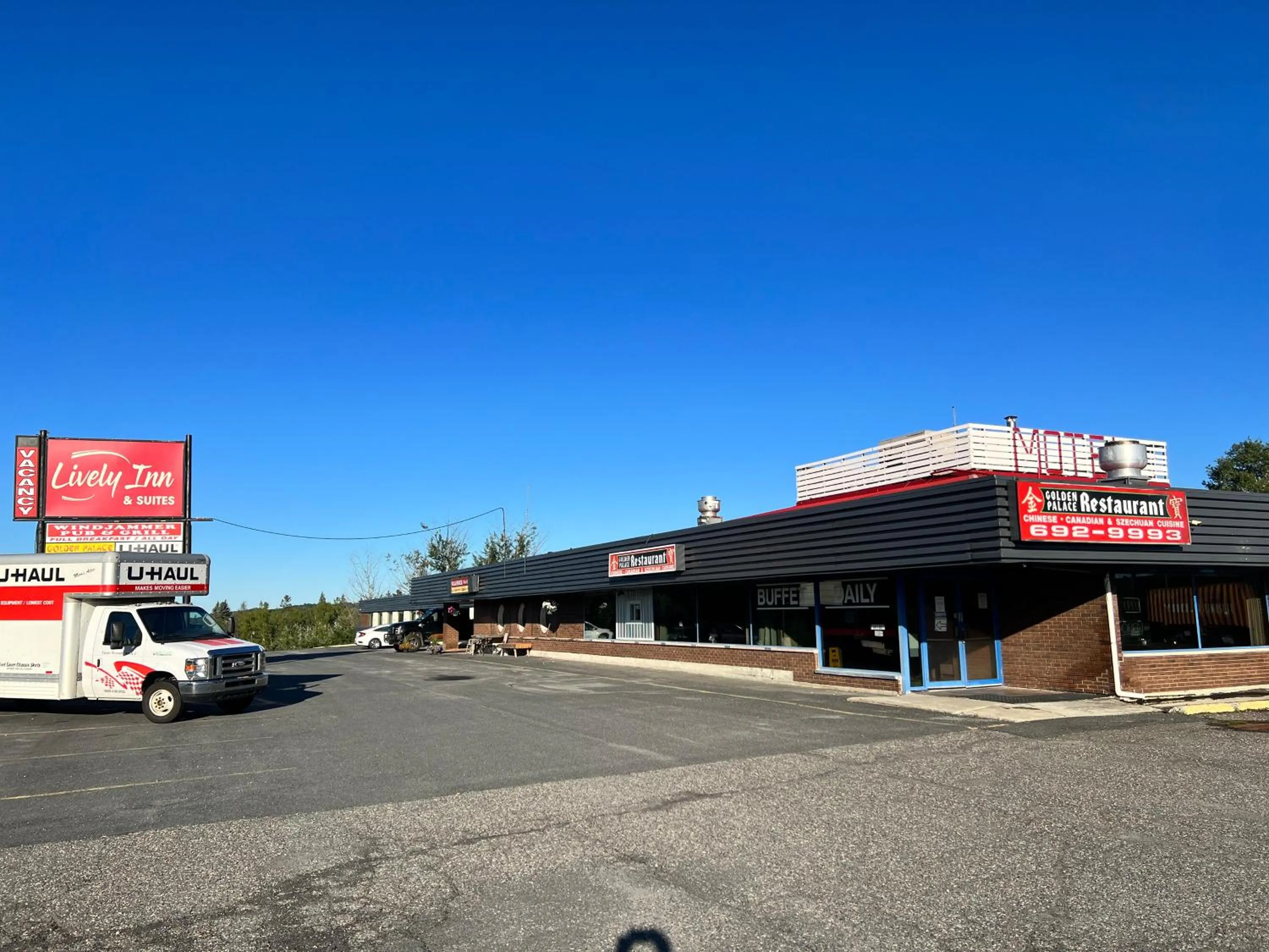 Property building in Lively Inn and Suites - Sudbury