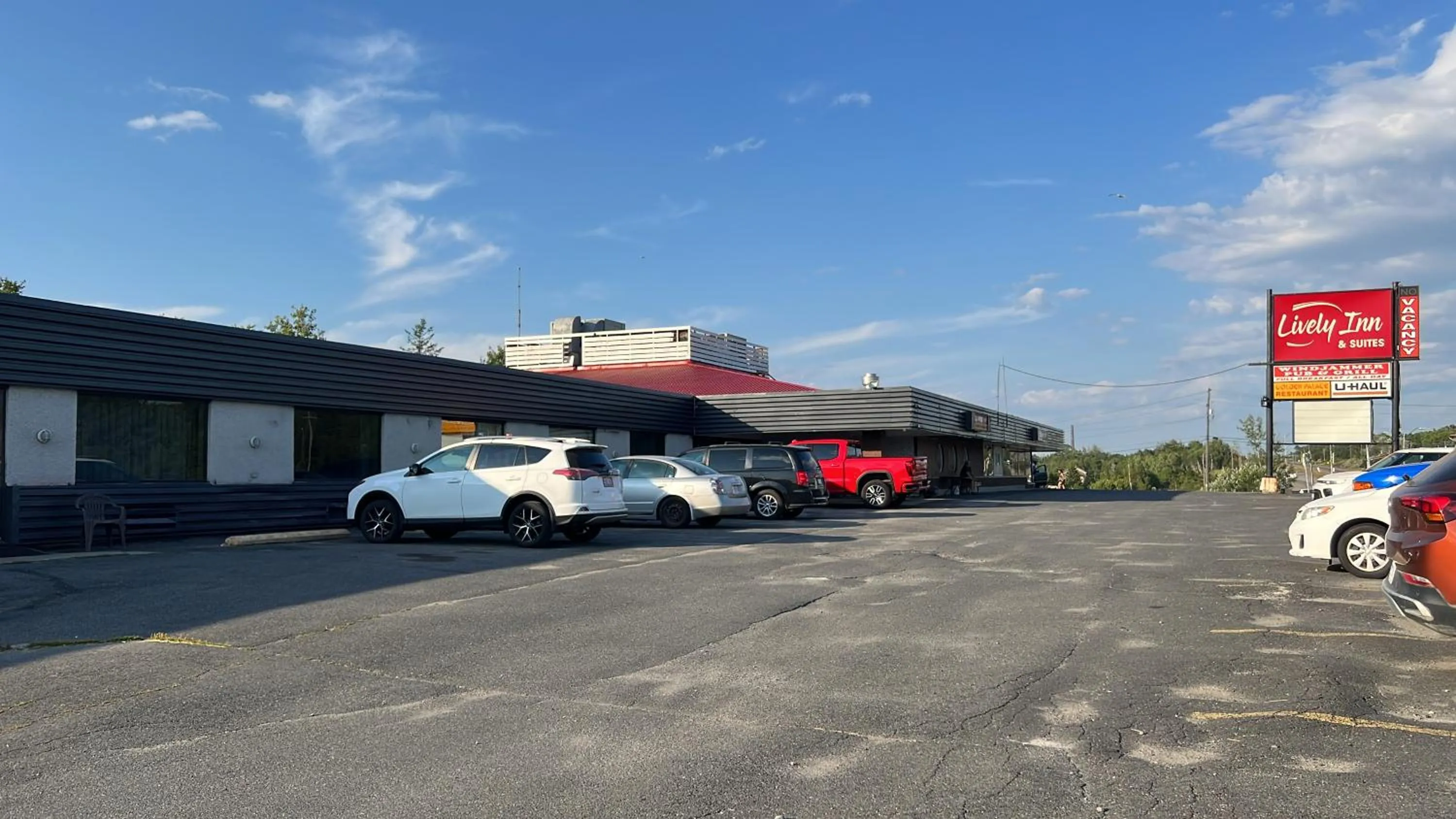 Property building in Lively Inn and Suites - Sudbury