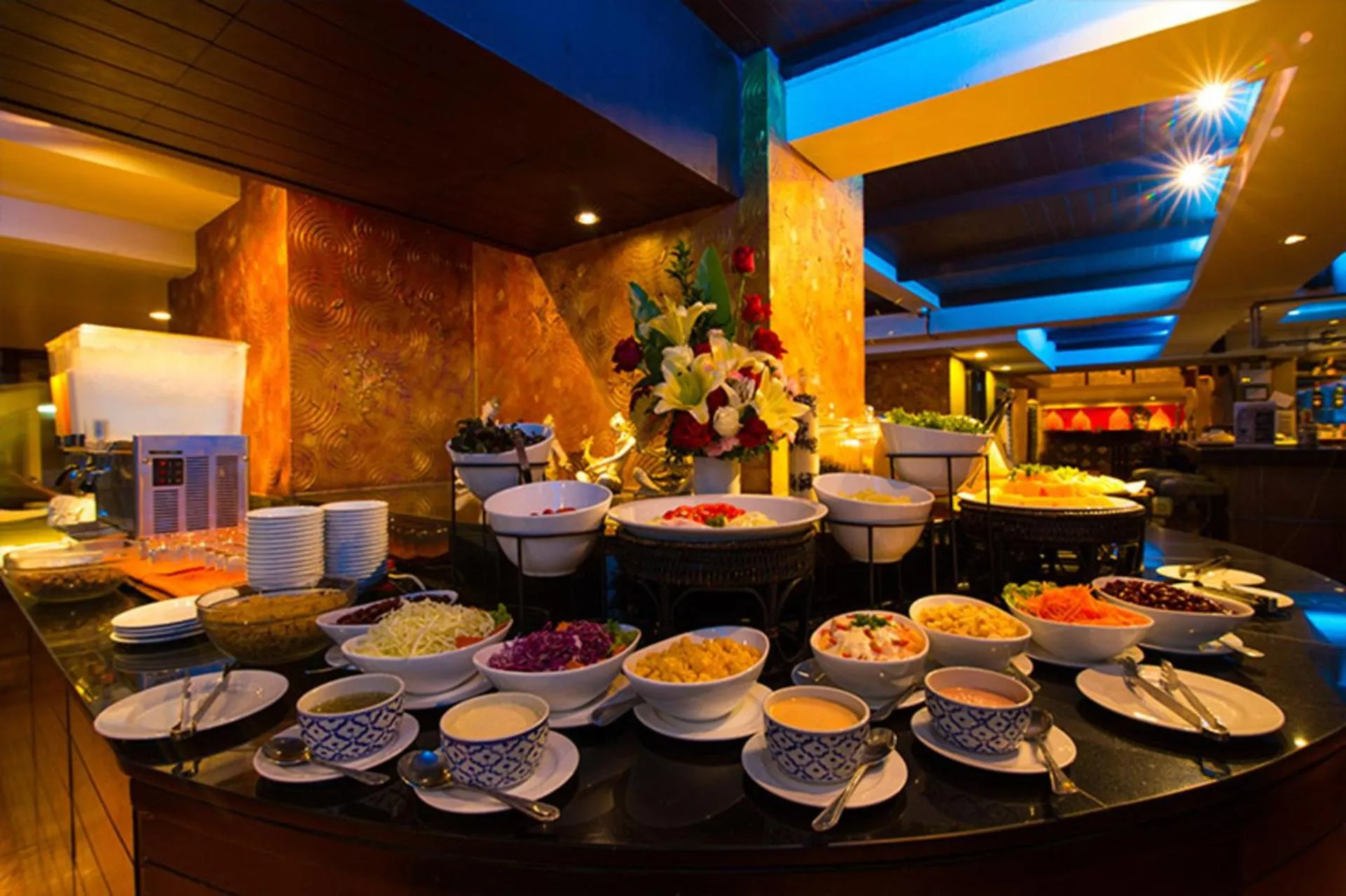 Food and drinks in Woraburi Sukhumvit Hotel