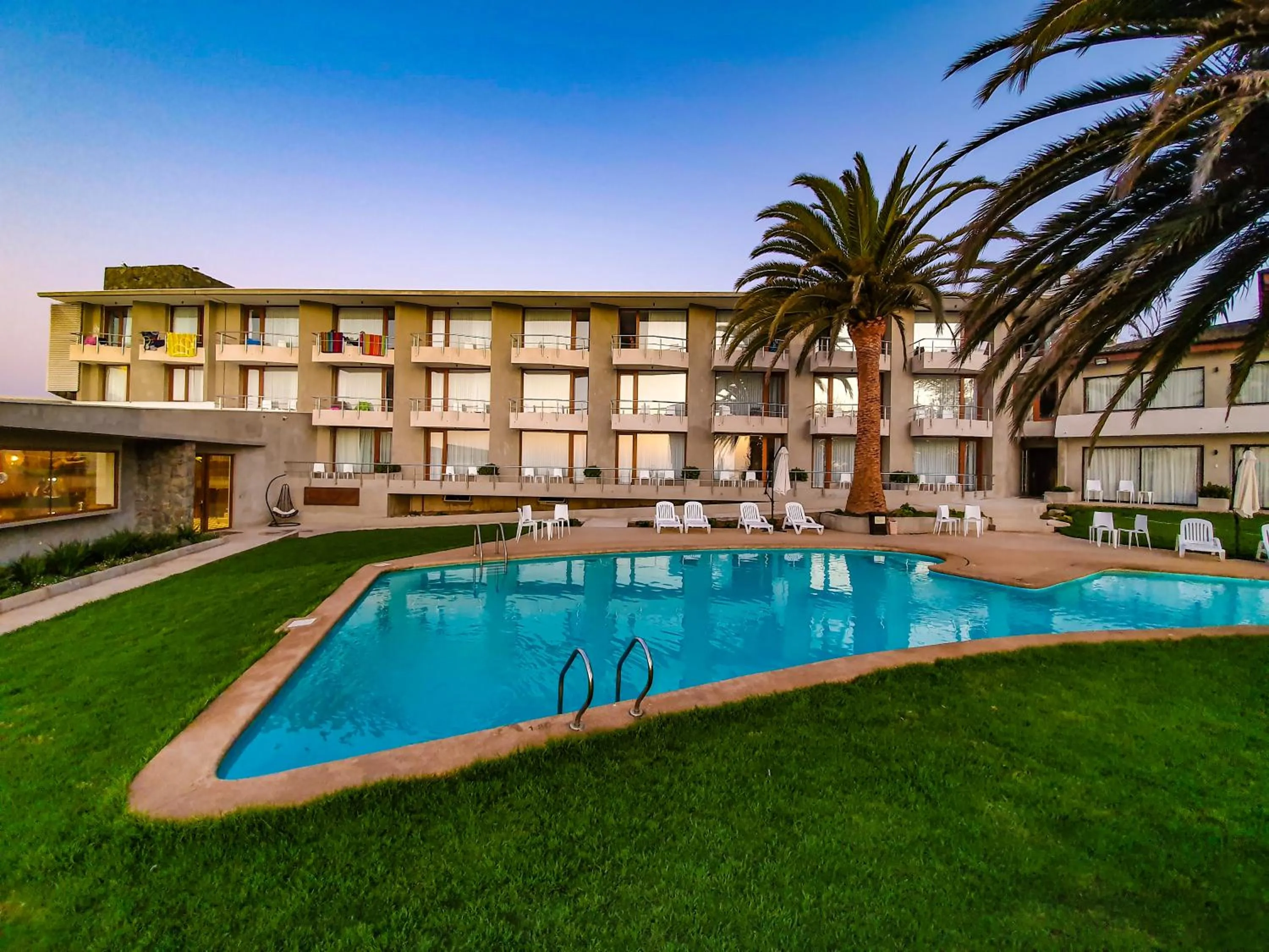 Swimming pool in Yachting Hotel Quintero