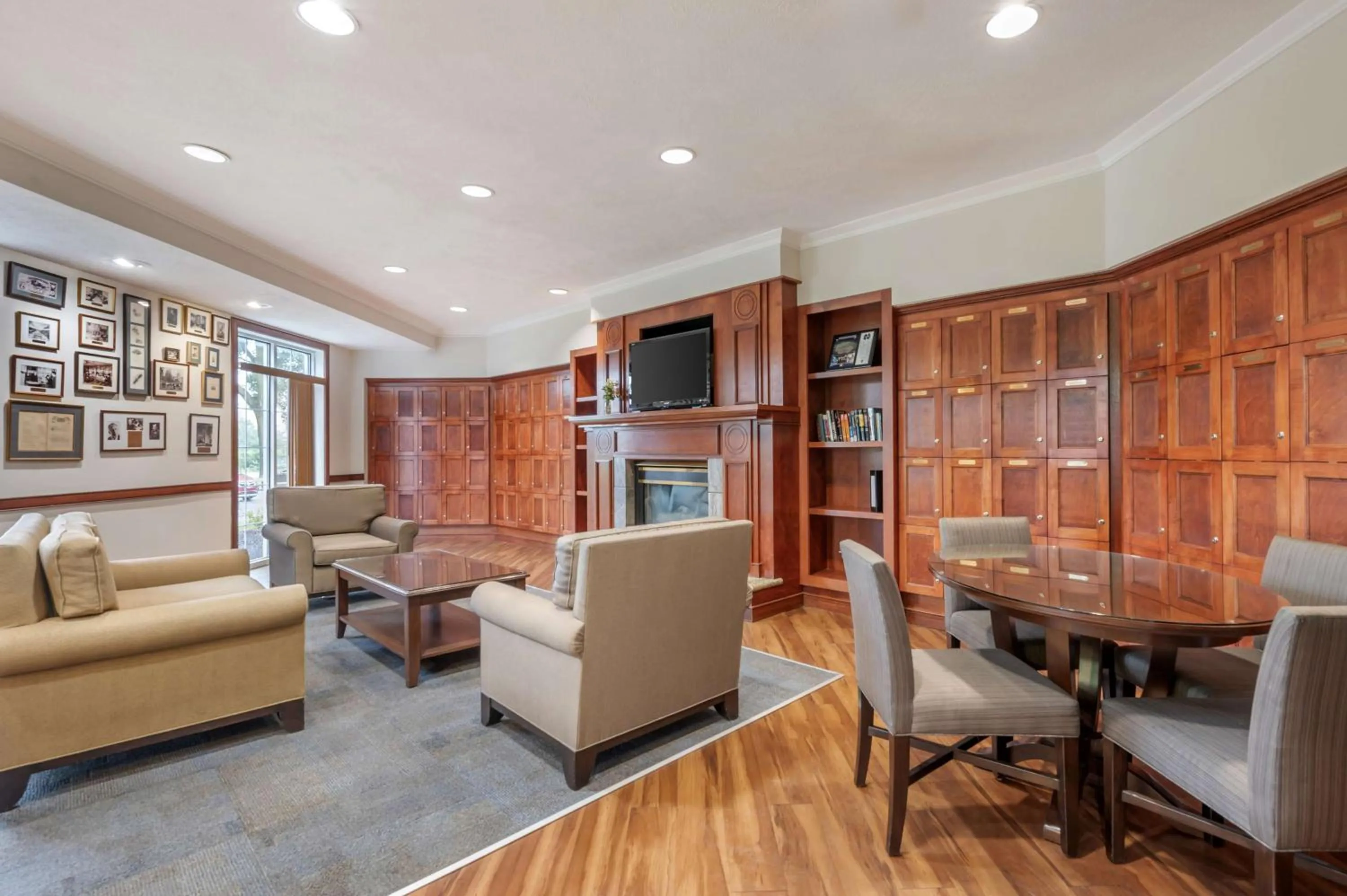 Property building in Hilton Vacation Club Varsity Club South Bend, IN