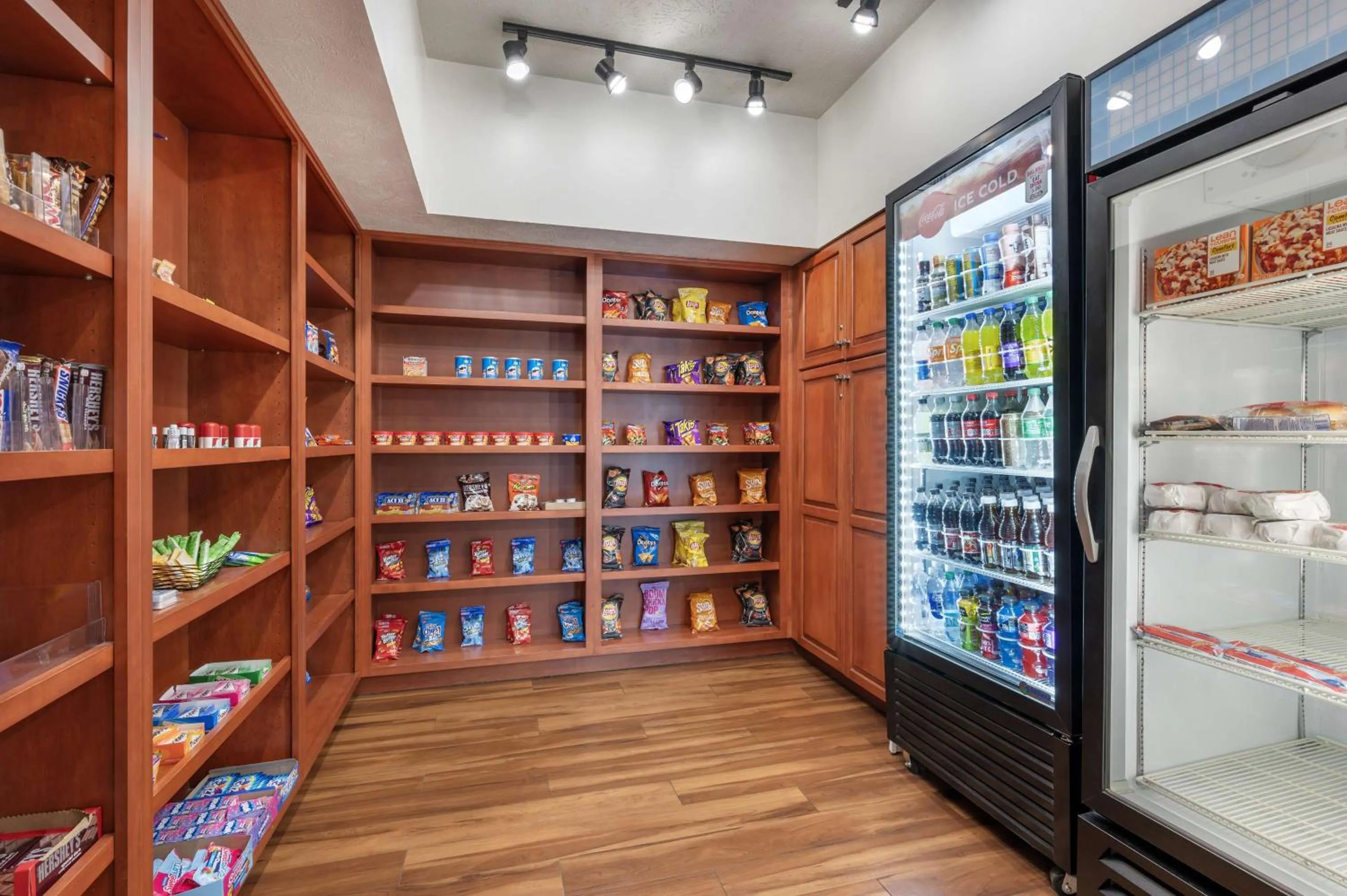 On-site shops in Hilton Vacation Club Varsity Club South Bend, IN