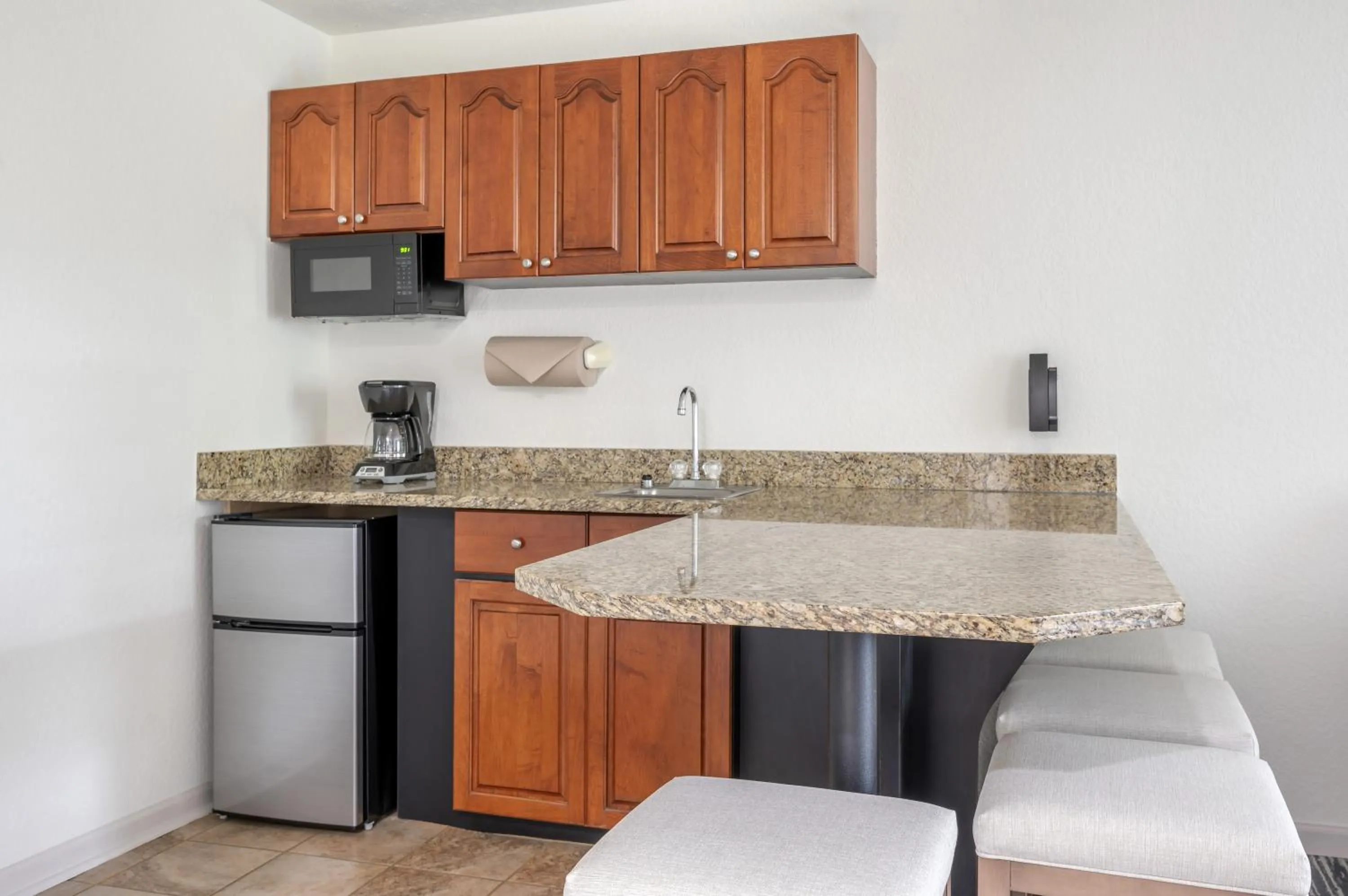 Kitchen or kitchenette in Hilton Vacation Club Varsity Club South Bend, IN