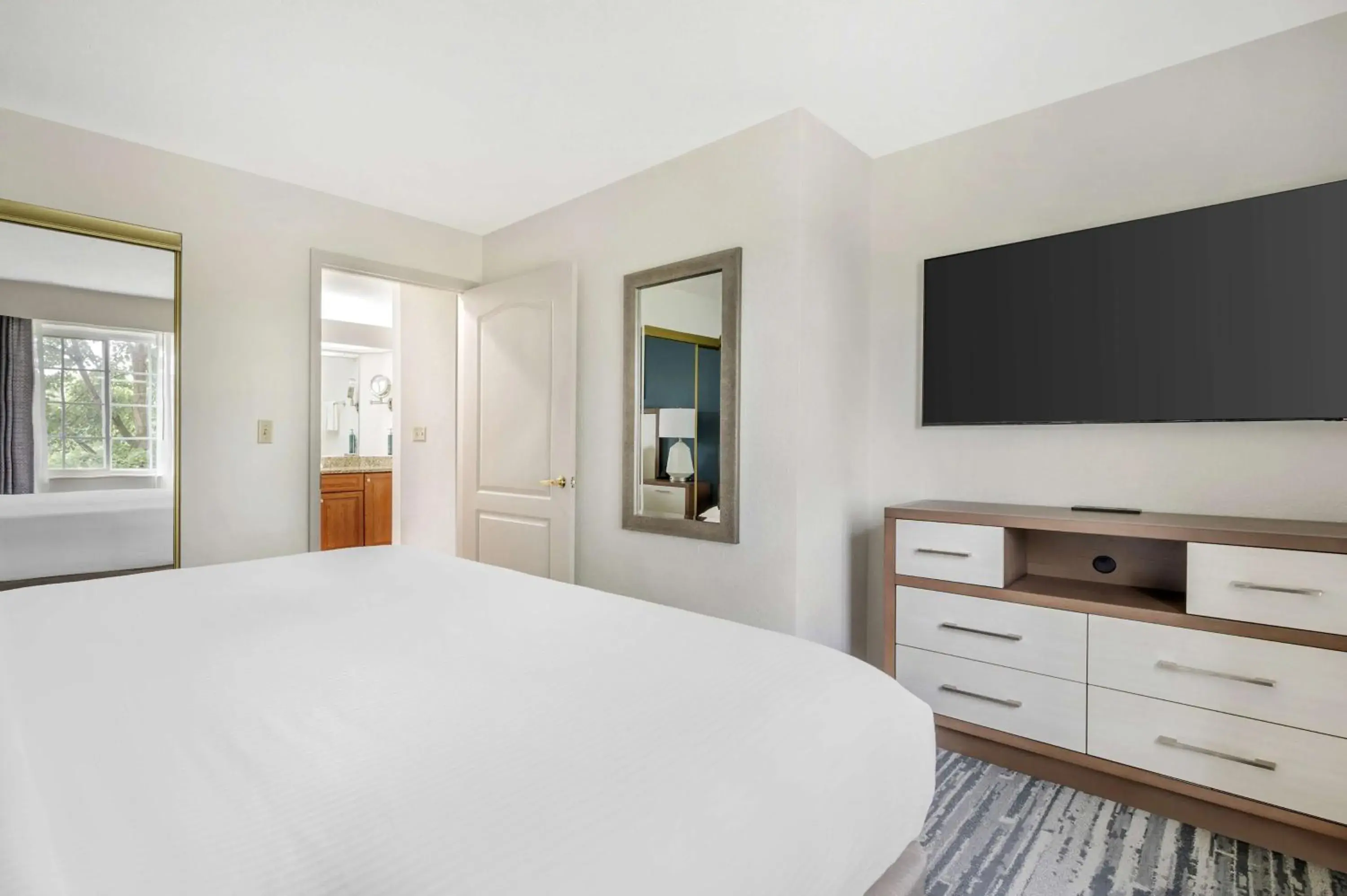 2 BEDROOM 2 KING SUITE WITH BALCONY in Hilton Vacation Club Varsity Club South Bend, IN 2 BEDROOM 2 KING SUITE WITH BALCONY in Hilton Vacation Club Varsity Club South Bend, IN