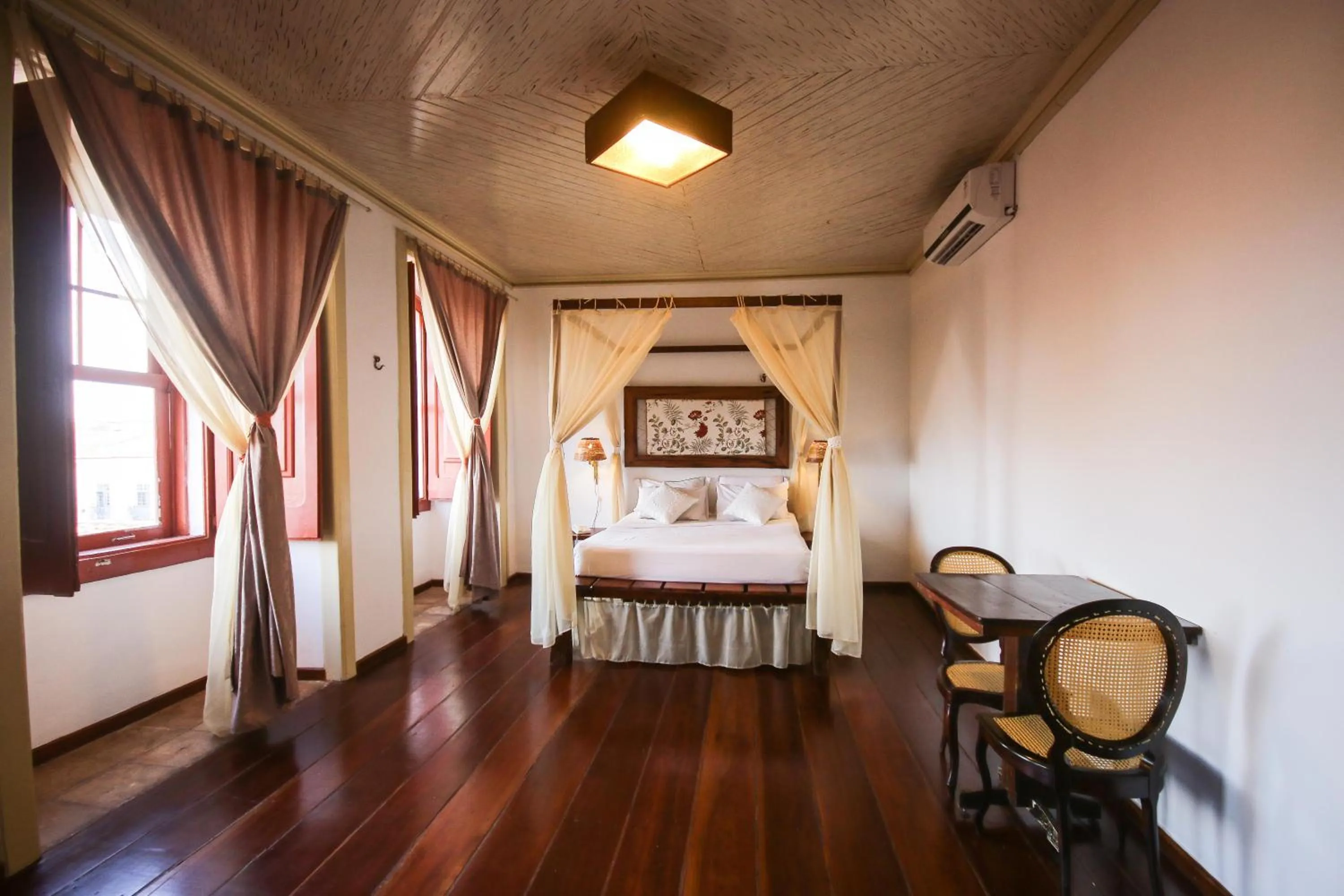 Photo of the whole room, Bed in Pousada Portas da Amazônia