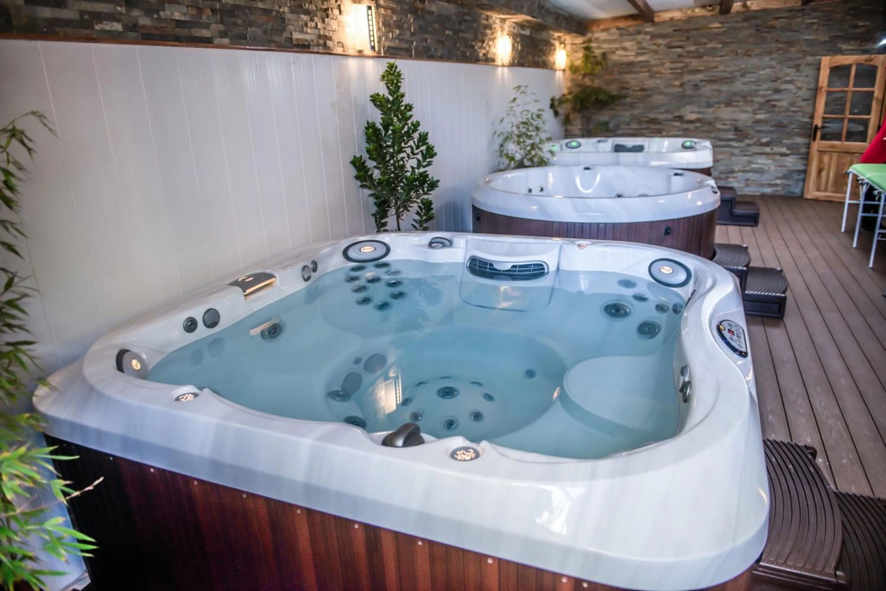 Hot Tub in Hotel Serena Suite