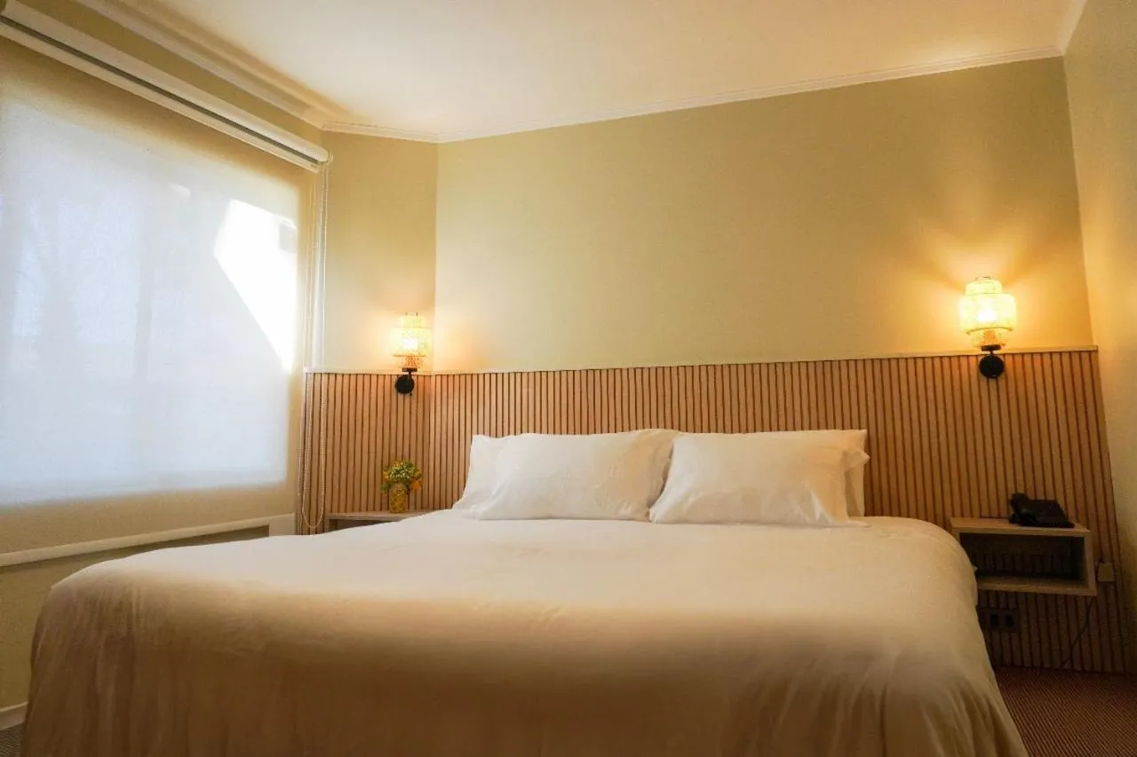 Photo of the whole room, Bed in Hotel Serena Suite