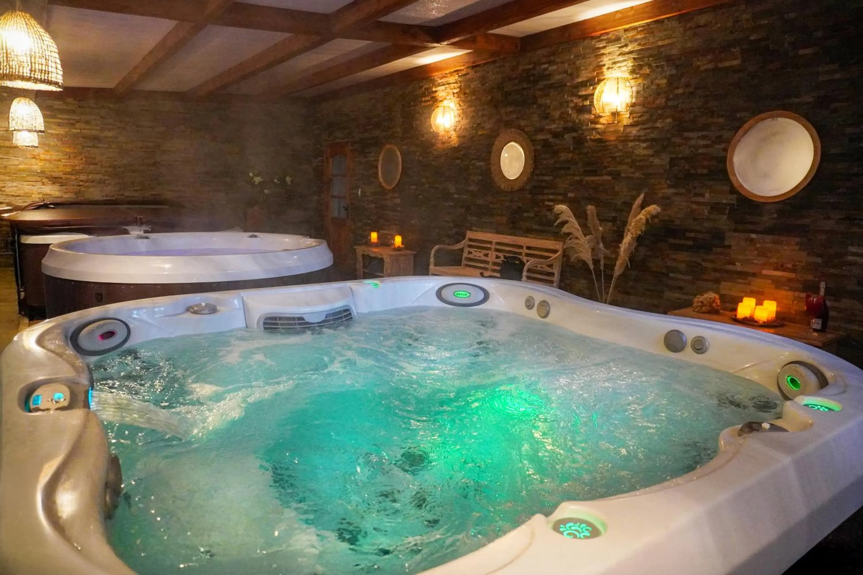 Hot Tub in Hotel Serena Suite