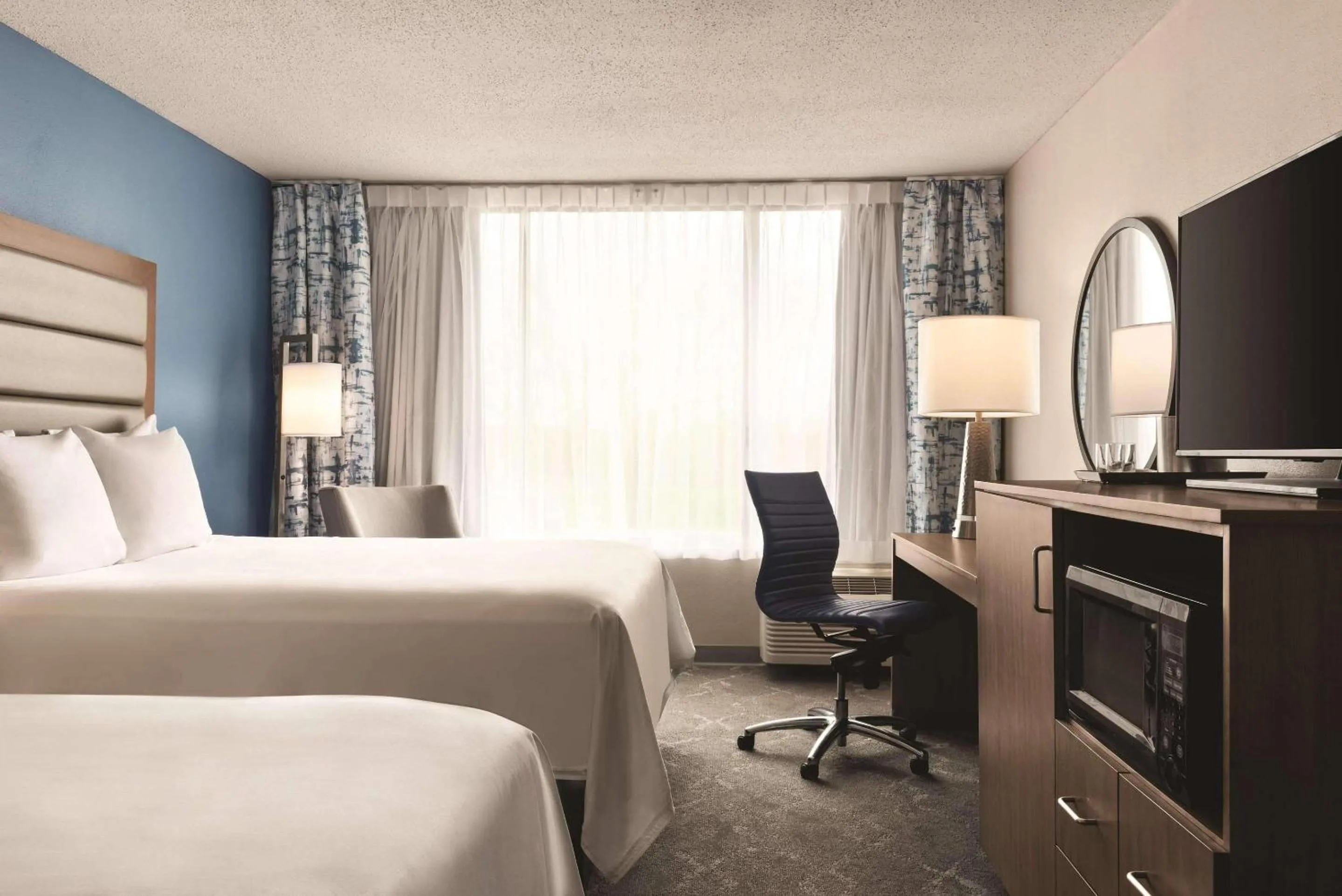 Bedroom, Bed in Radisson Hotel and Conference Center Fond du Lac