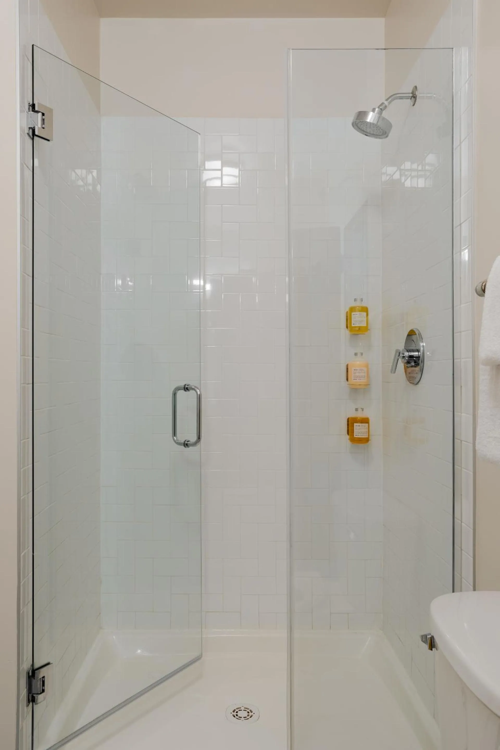 Shower in FOUND Hotel Chicago River North