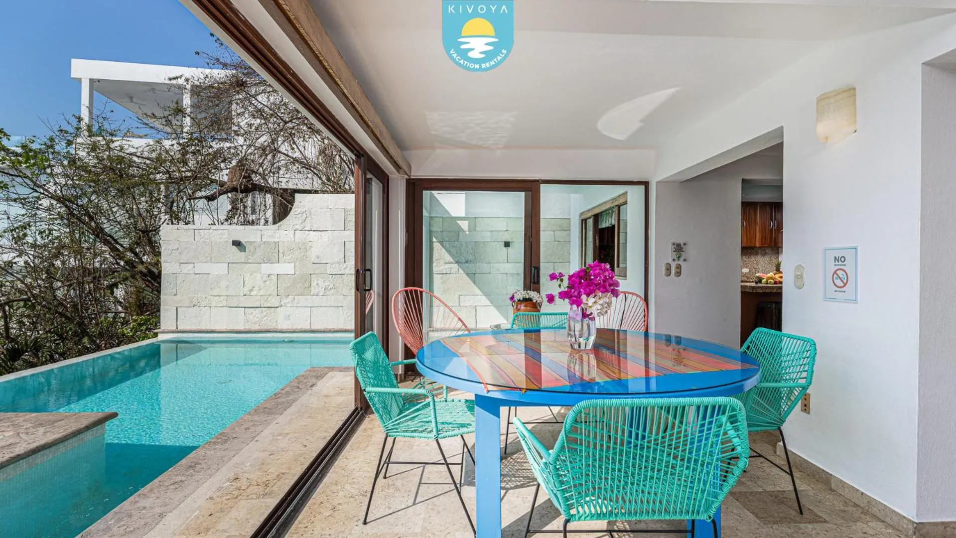 Seating area in Casa Bahía Linda by Kivoya