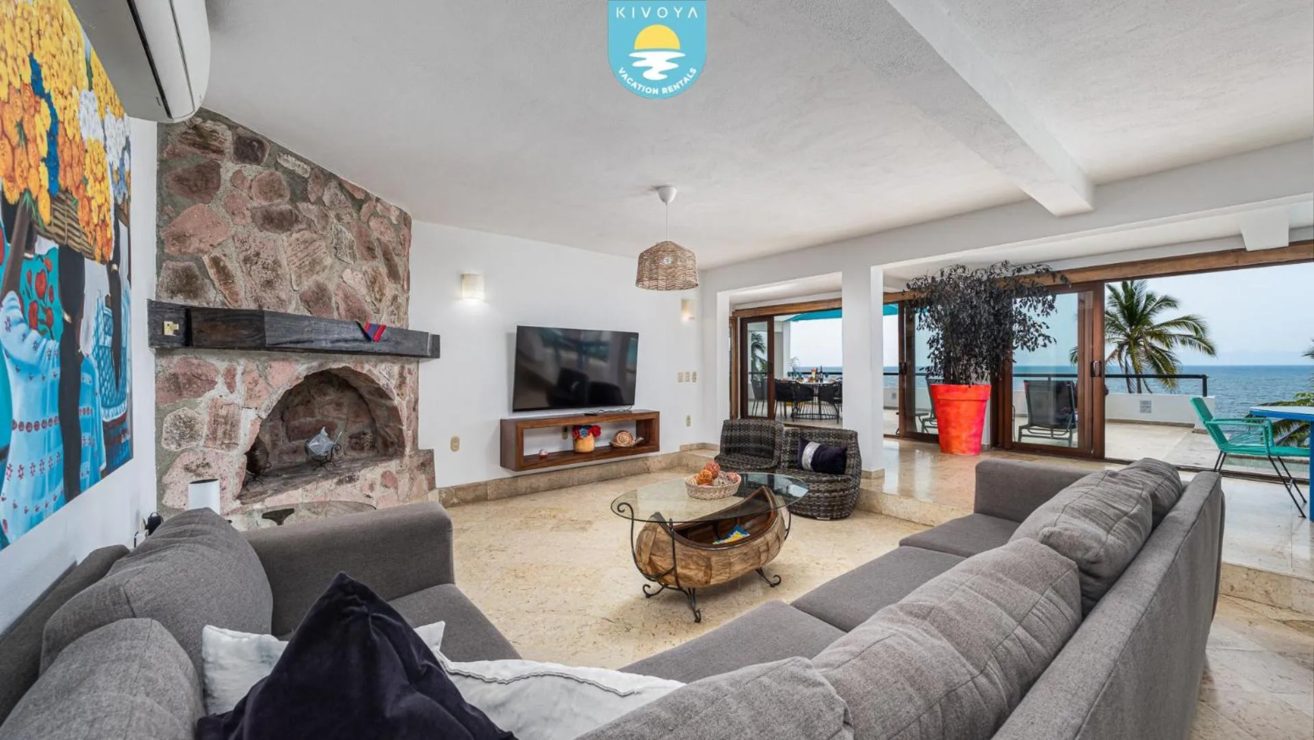 Living room in Casa Bahía Linda by Kivoya