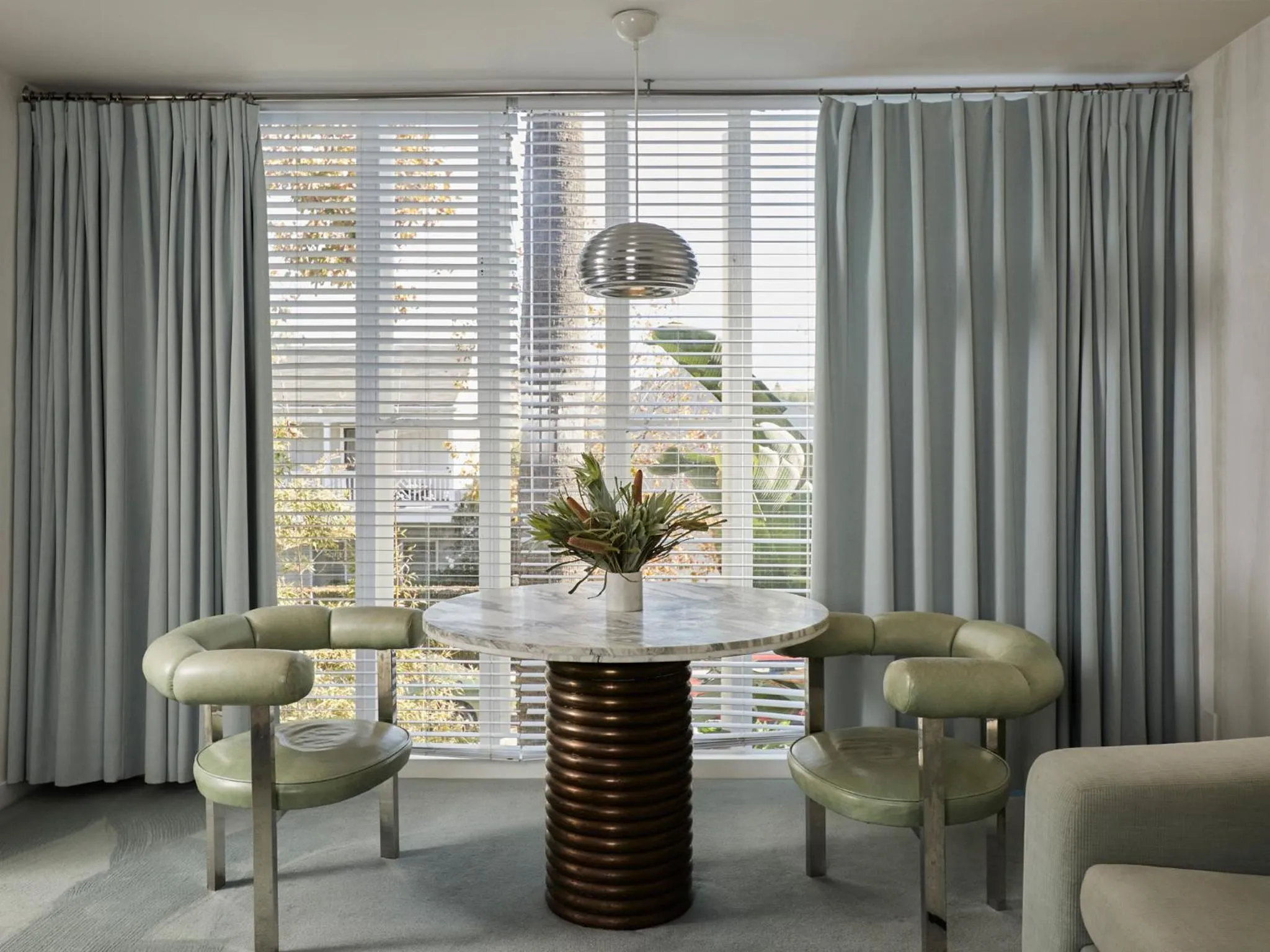 Living room in Avalon Hotel Beverly Hills, a Member of Design Hotels