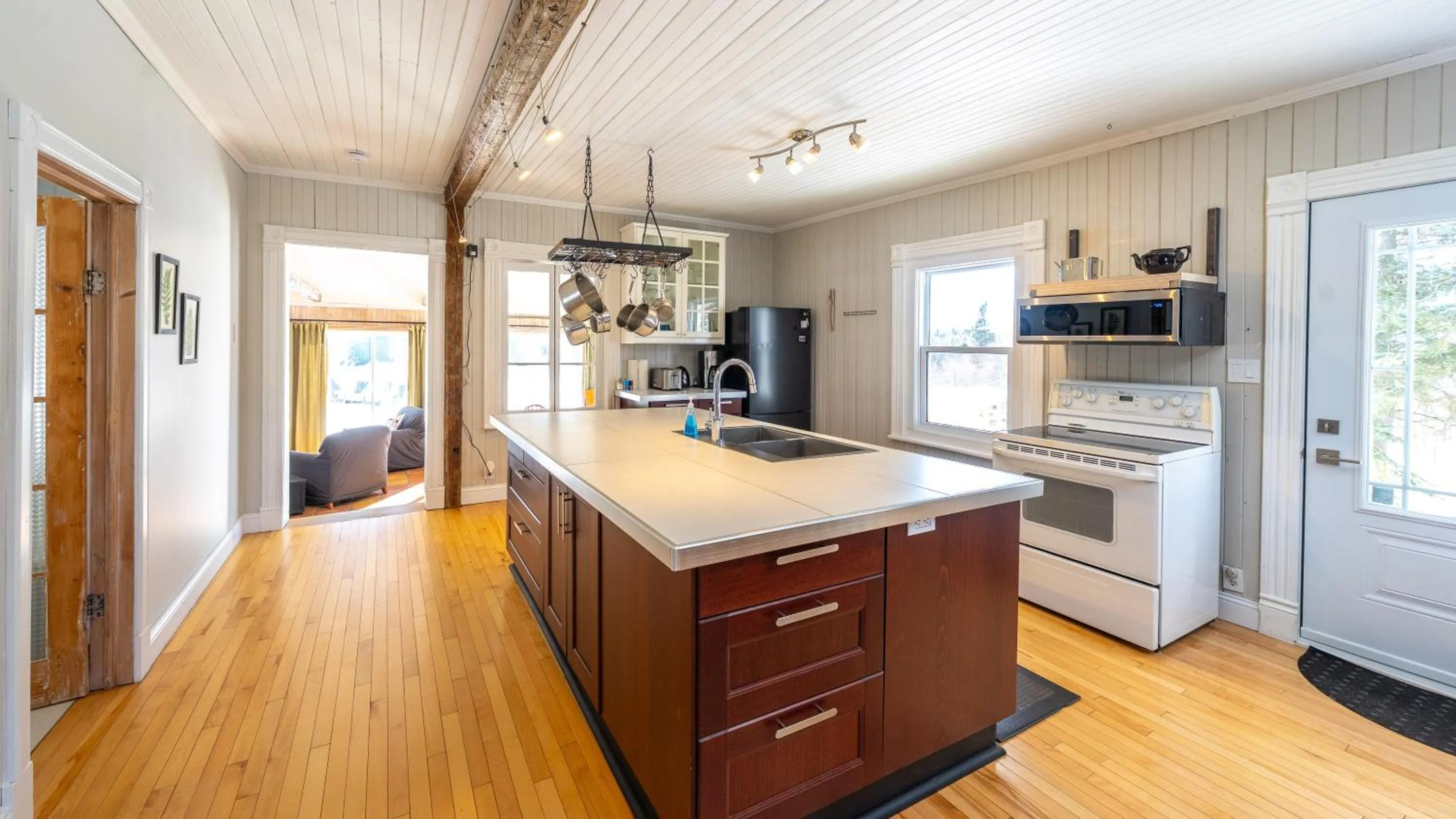 kitchen in Le Baluchon Éco-villégiature