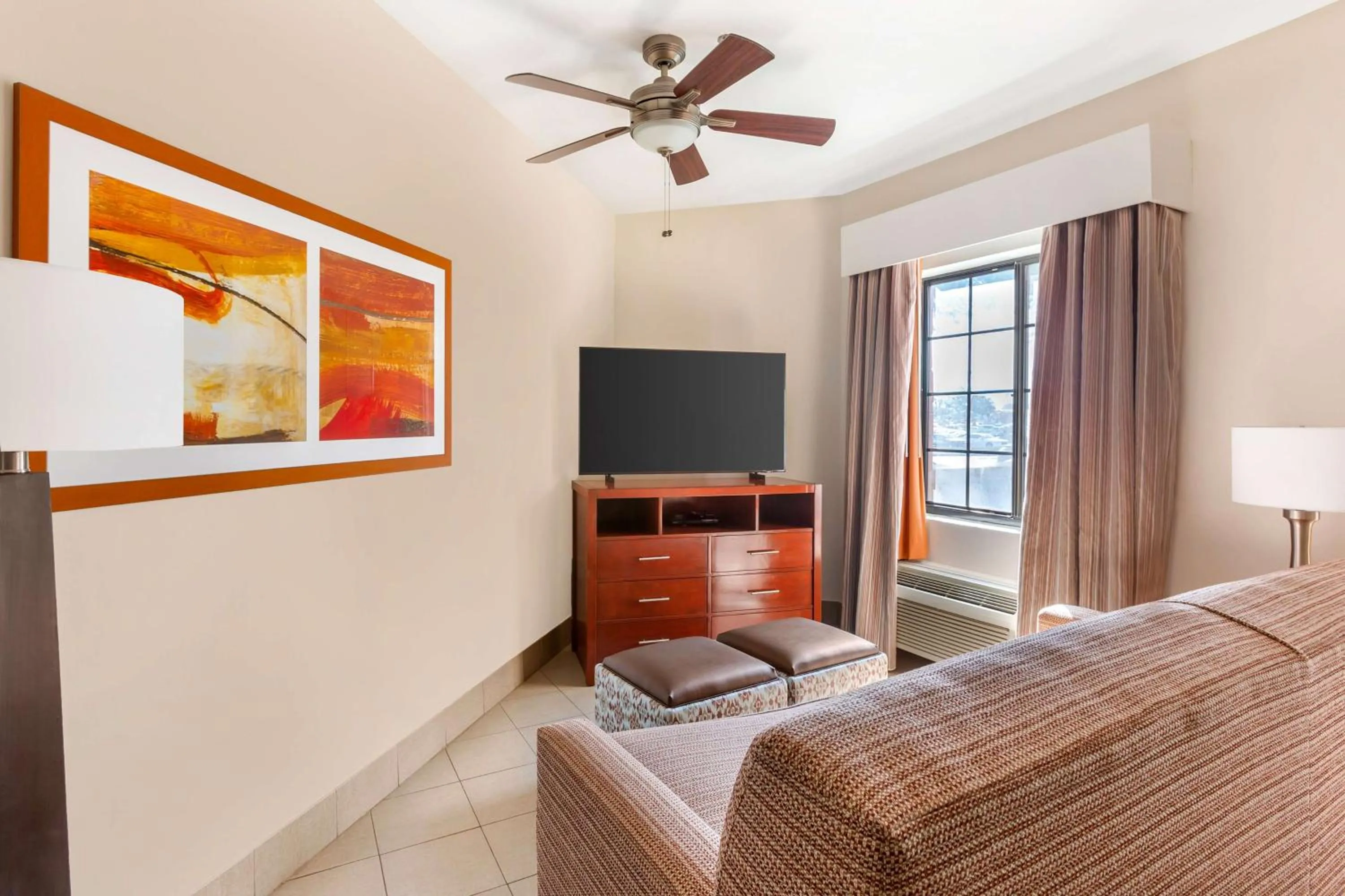 Living room in Hilton Vacation Club Varsity Club Tucson