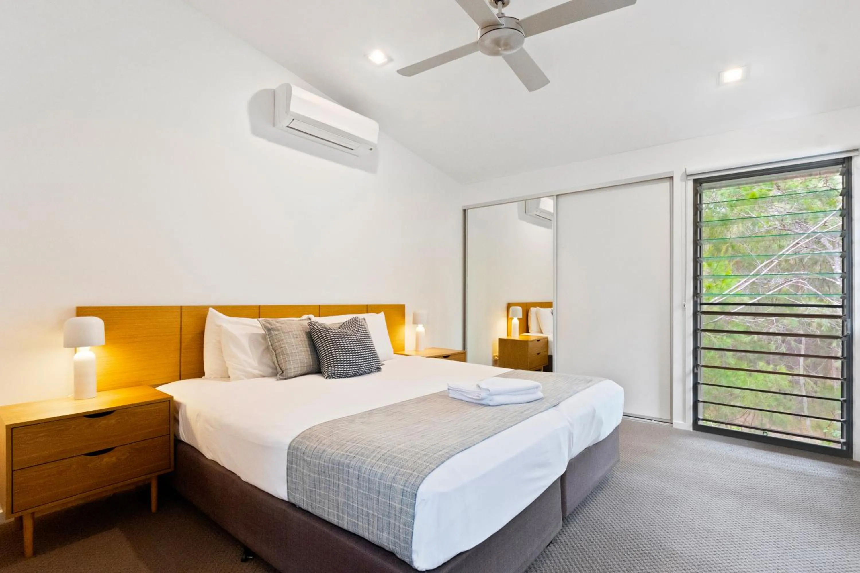 Bed in Beach Road Holiday Homes