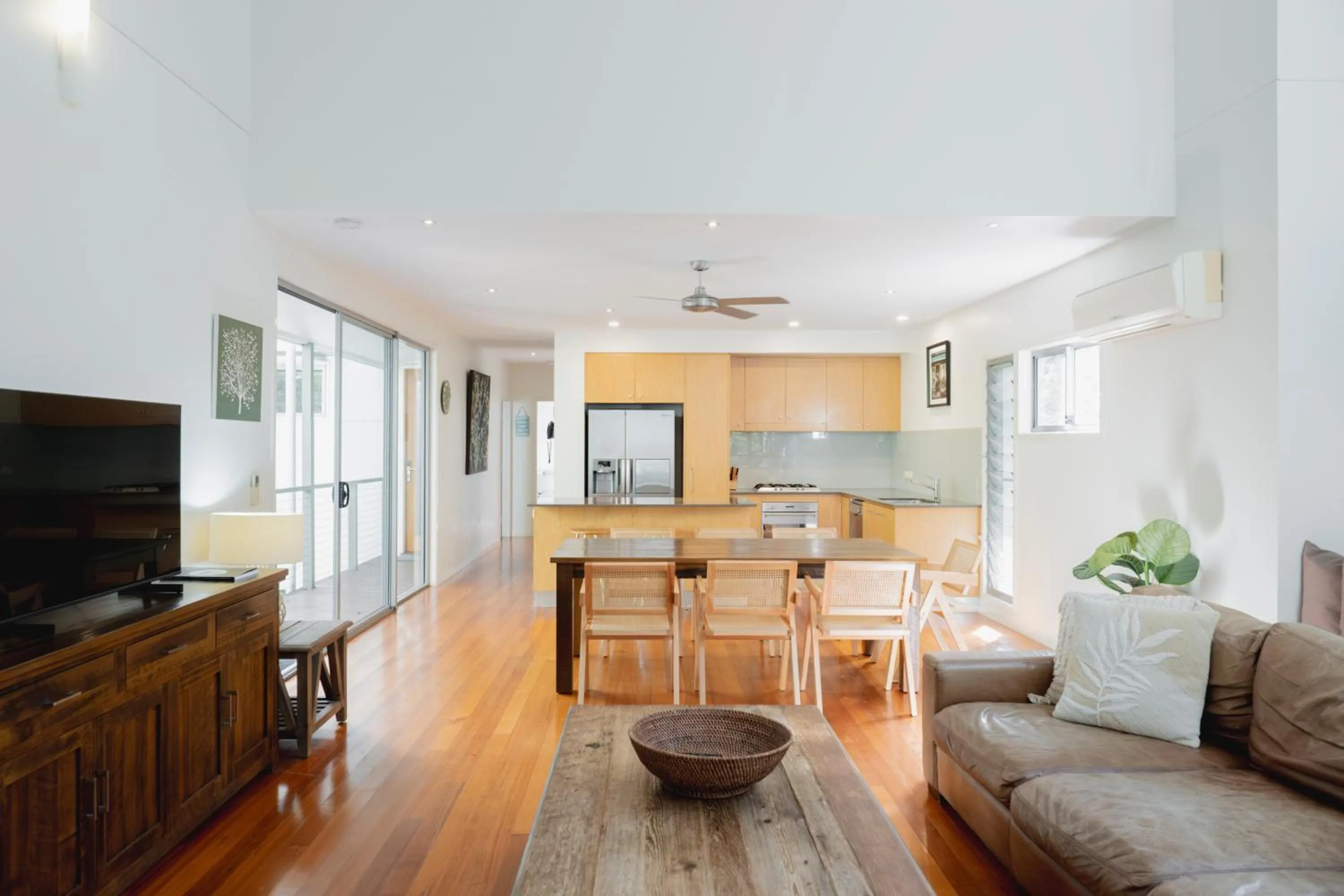 TV and multimedia in Beach Road Holiday Homes