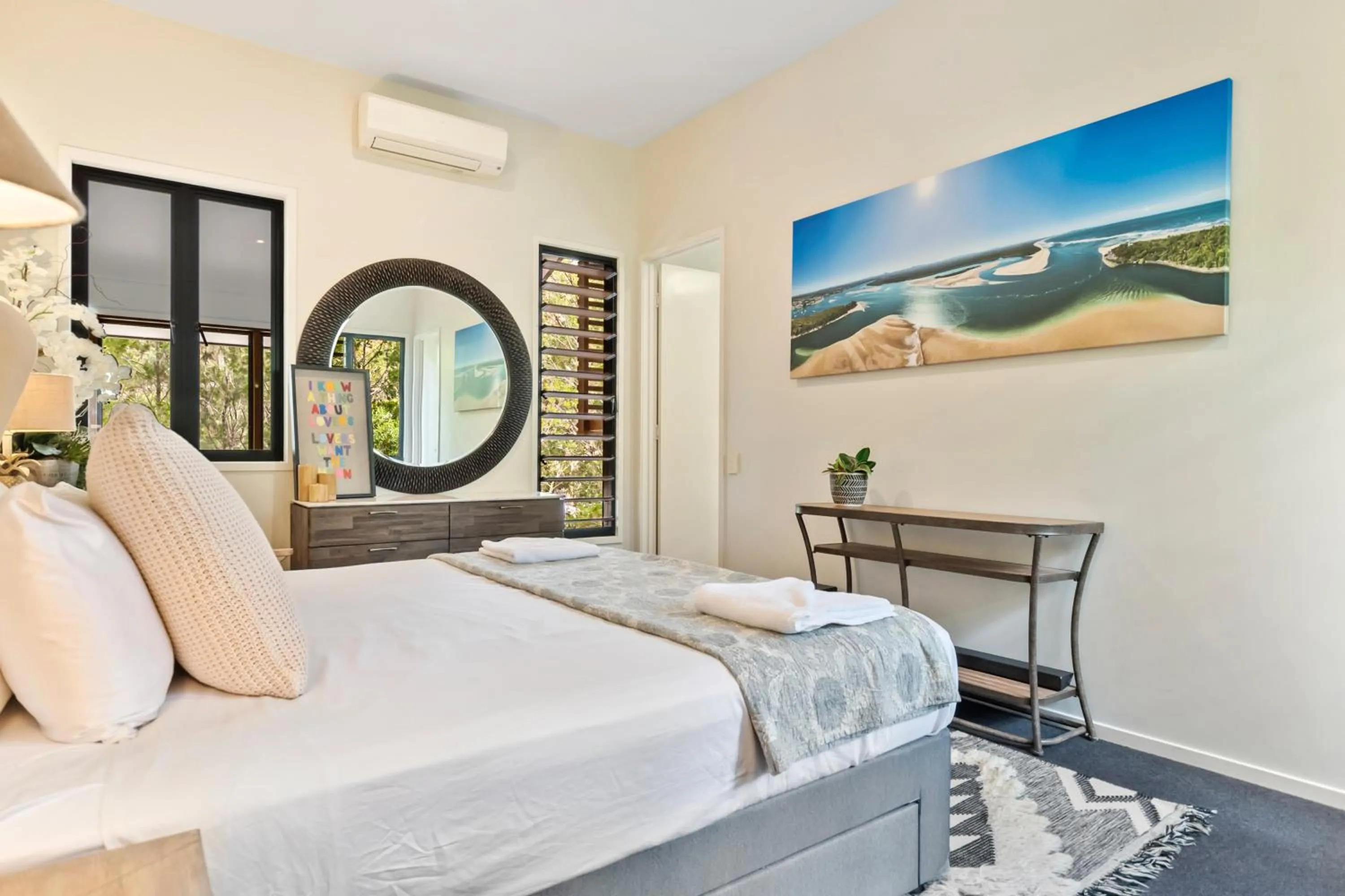 Bed in Beach Road Holiday Homes