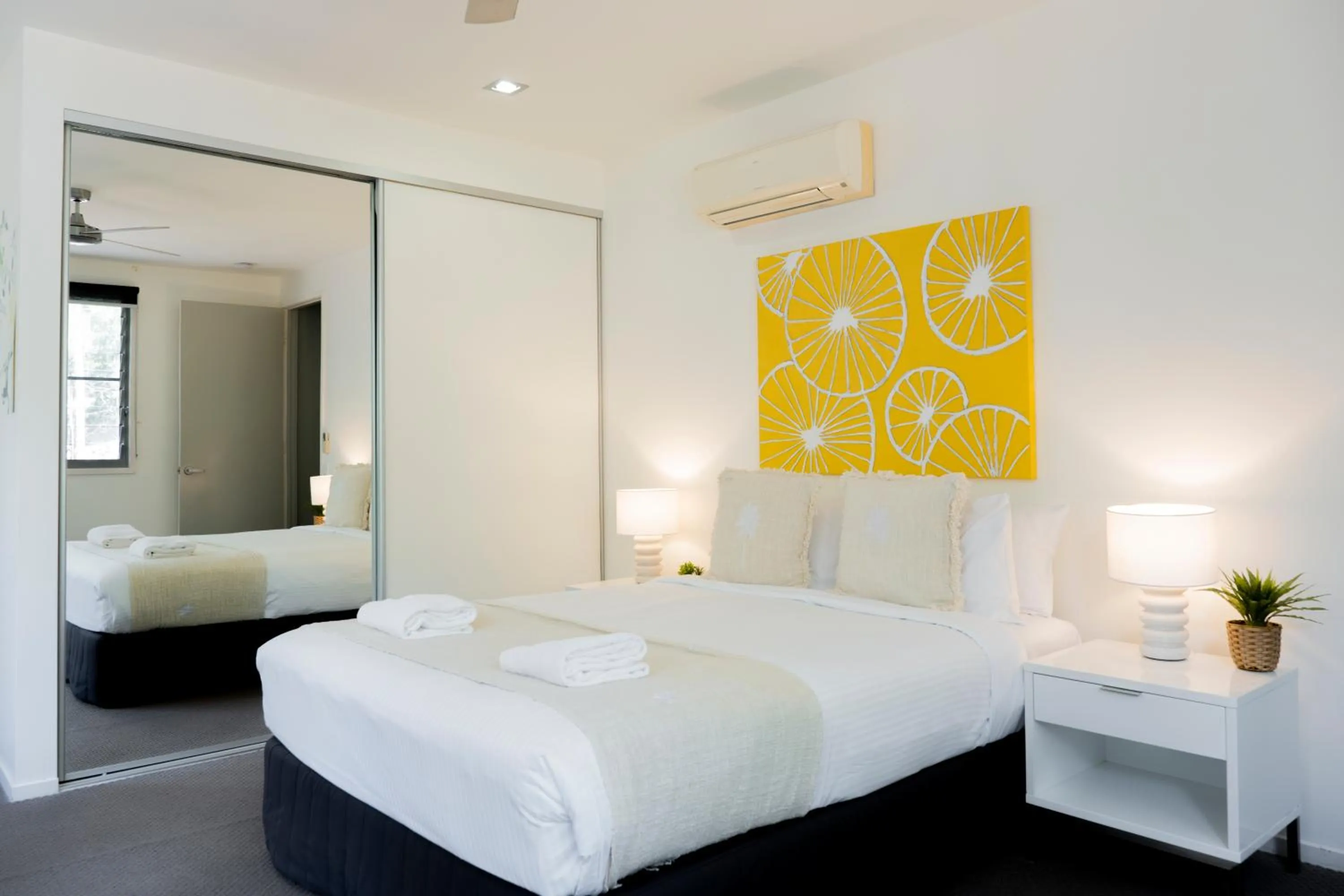 Bed in Beach Road Holiday Homes