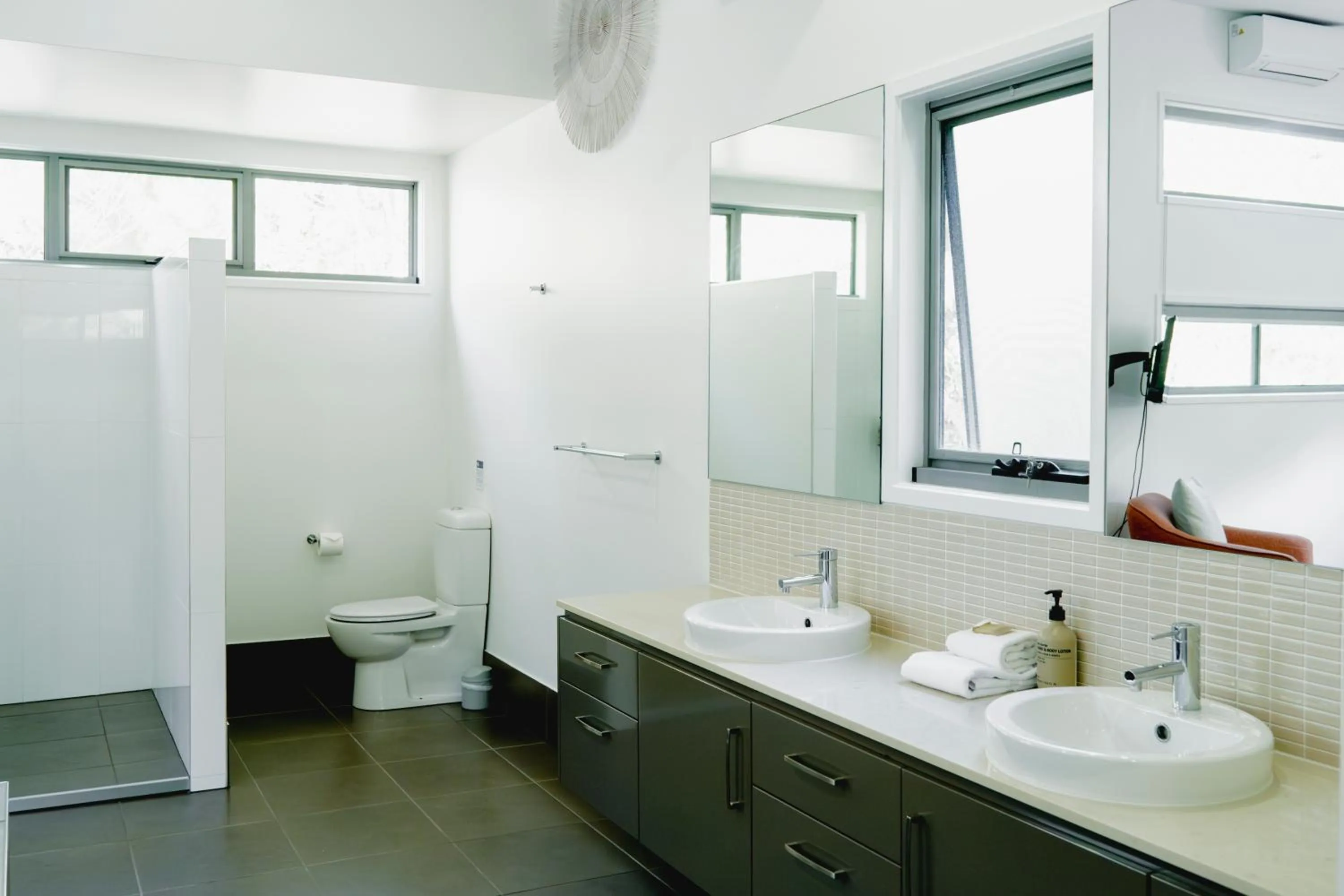 Bathroom in Beach Road Holiday Homes
