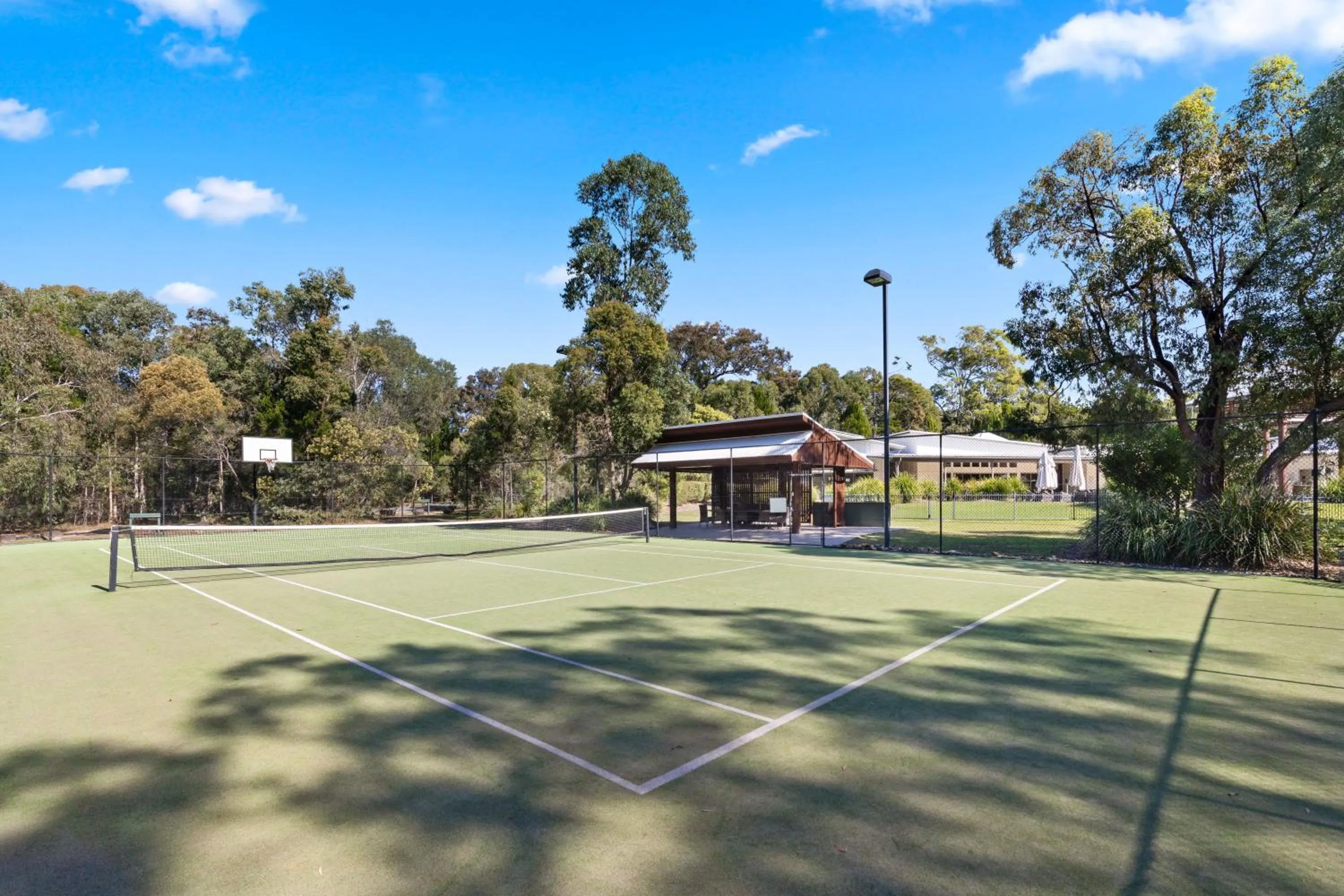 Tennis court in Beach Road Holiday Homes
