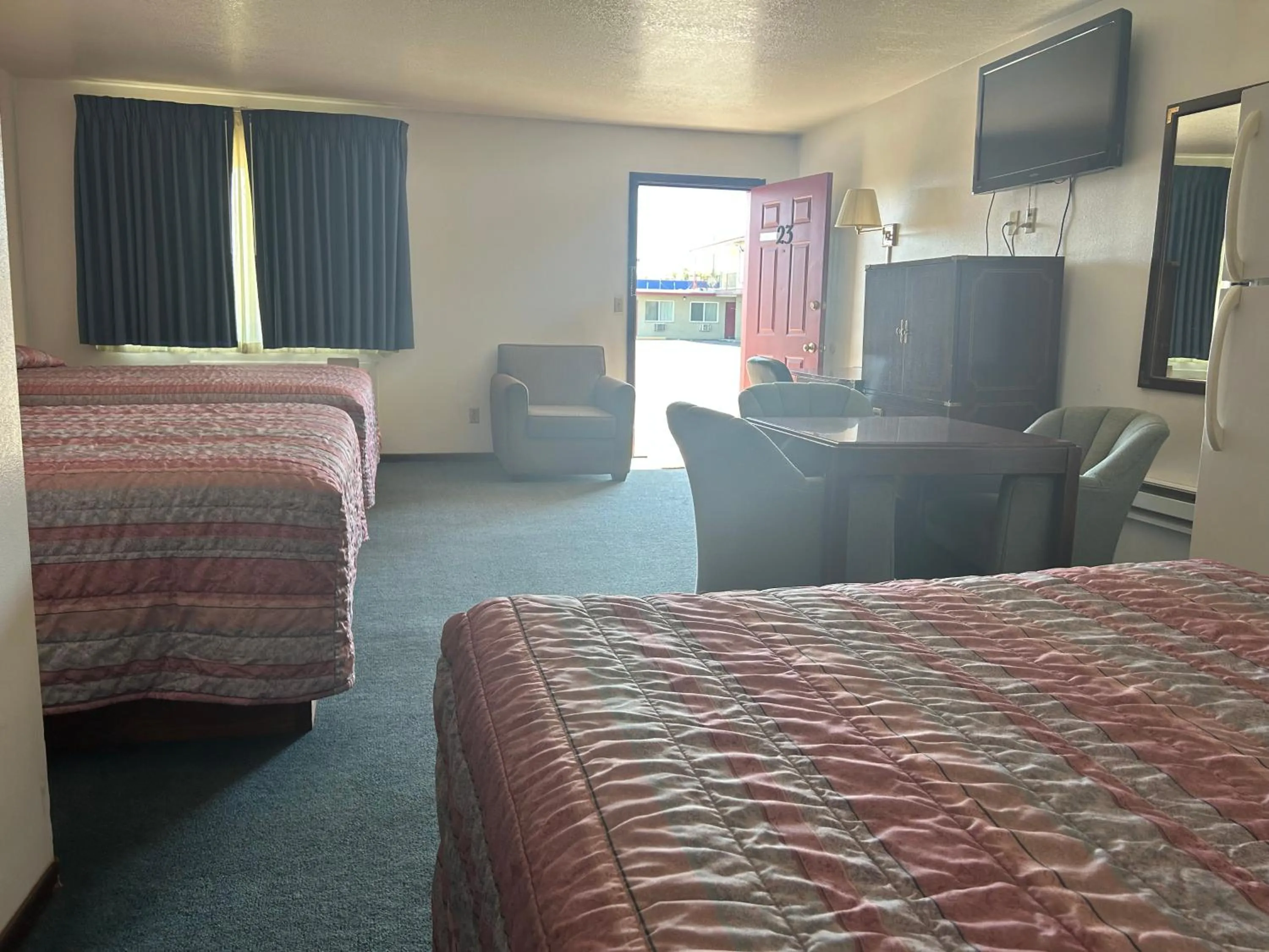 Bedroom in Oregon Trail Motel By Townhouse Ontario OR