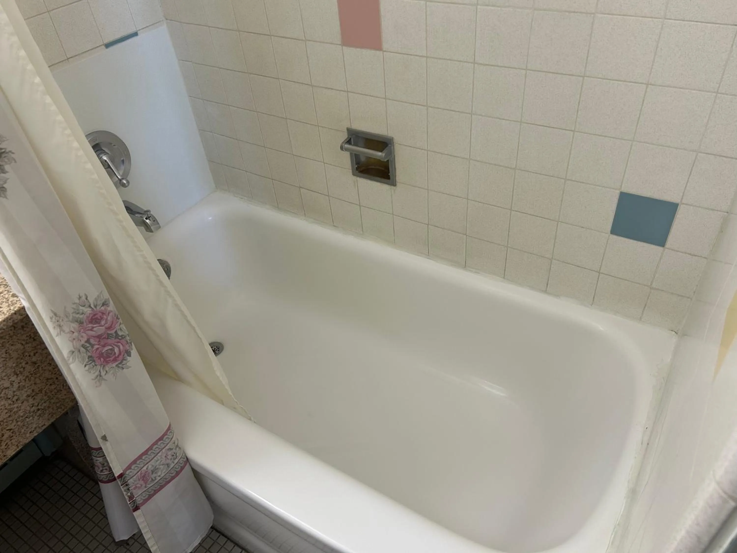Bathroom in Oregon Trail Motel By Townhouse Ontario OR