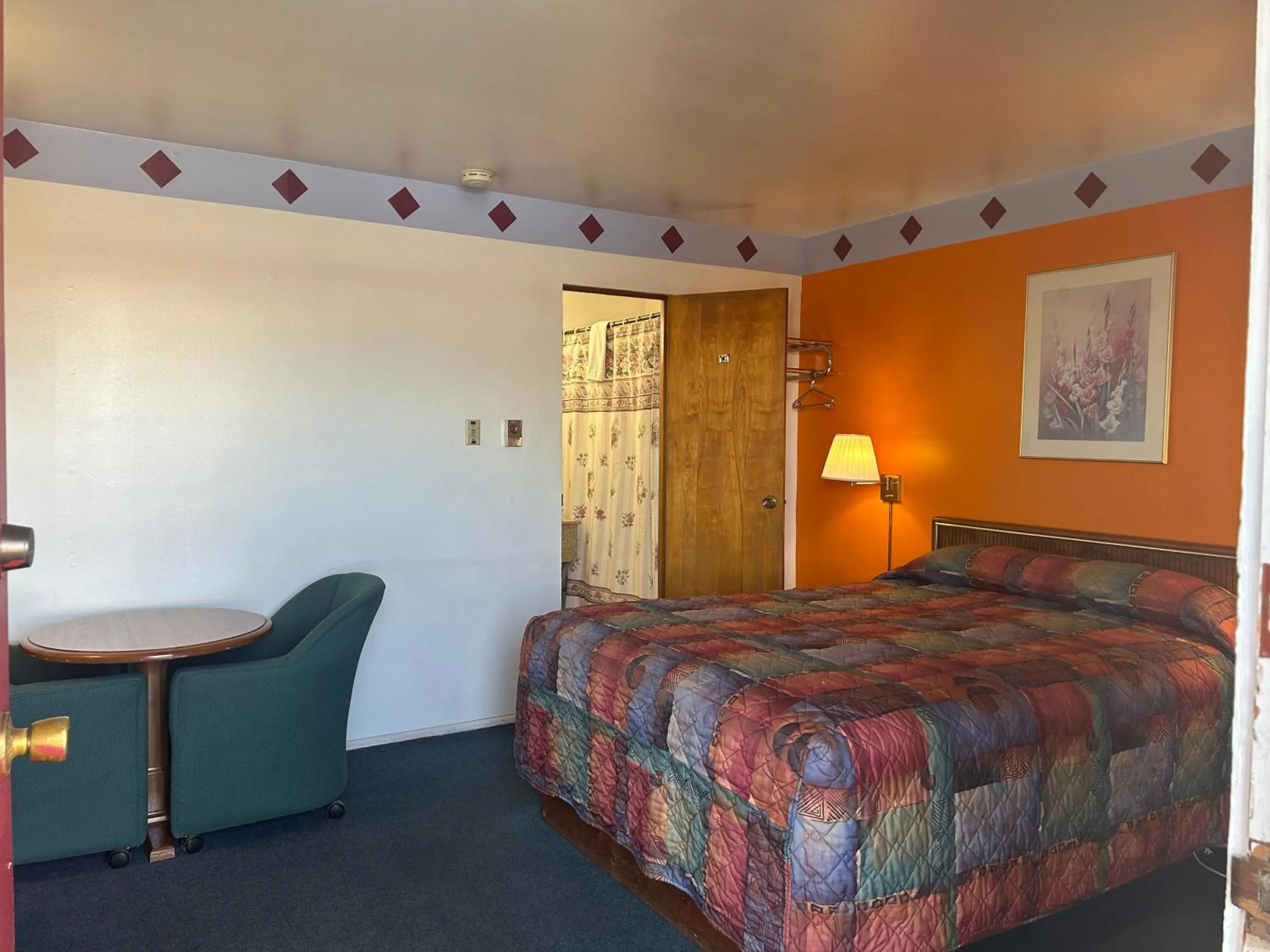 Bedroom in Oregon Trail Motel By Townhouse Ontario OR