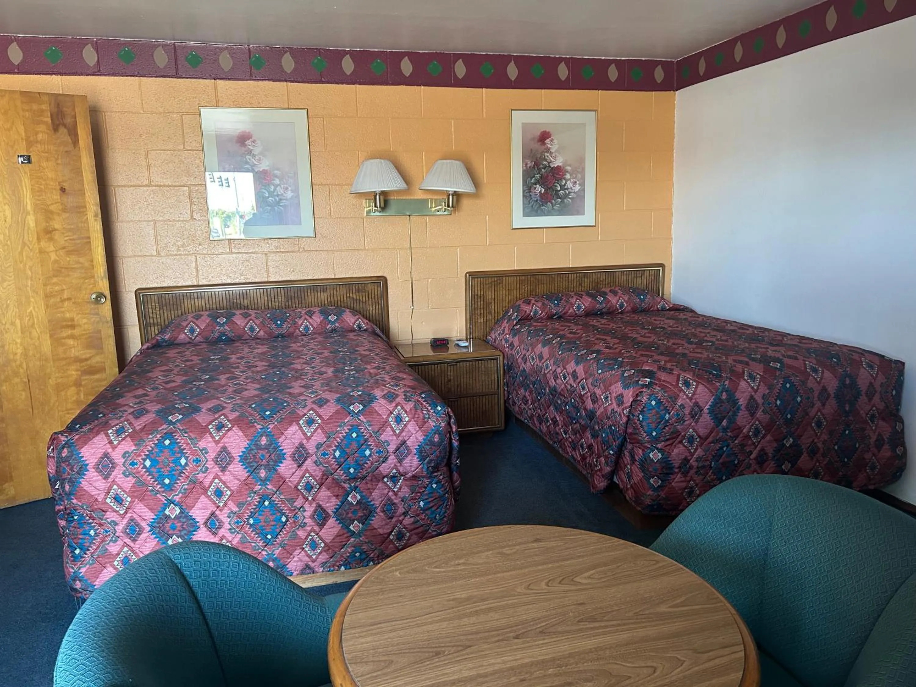 Bedroom in Oregon Trail Motel By Townhouse Ontario OR