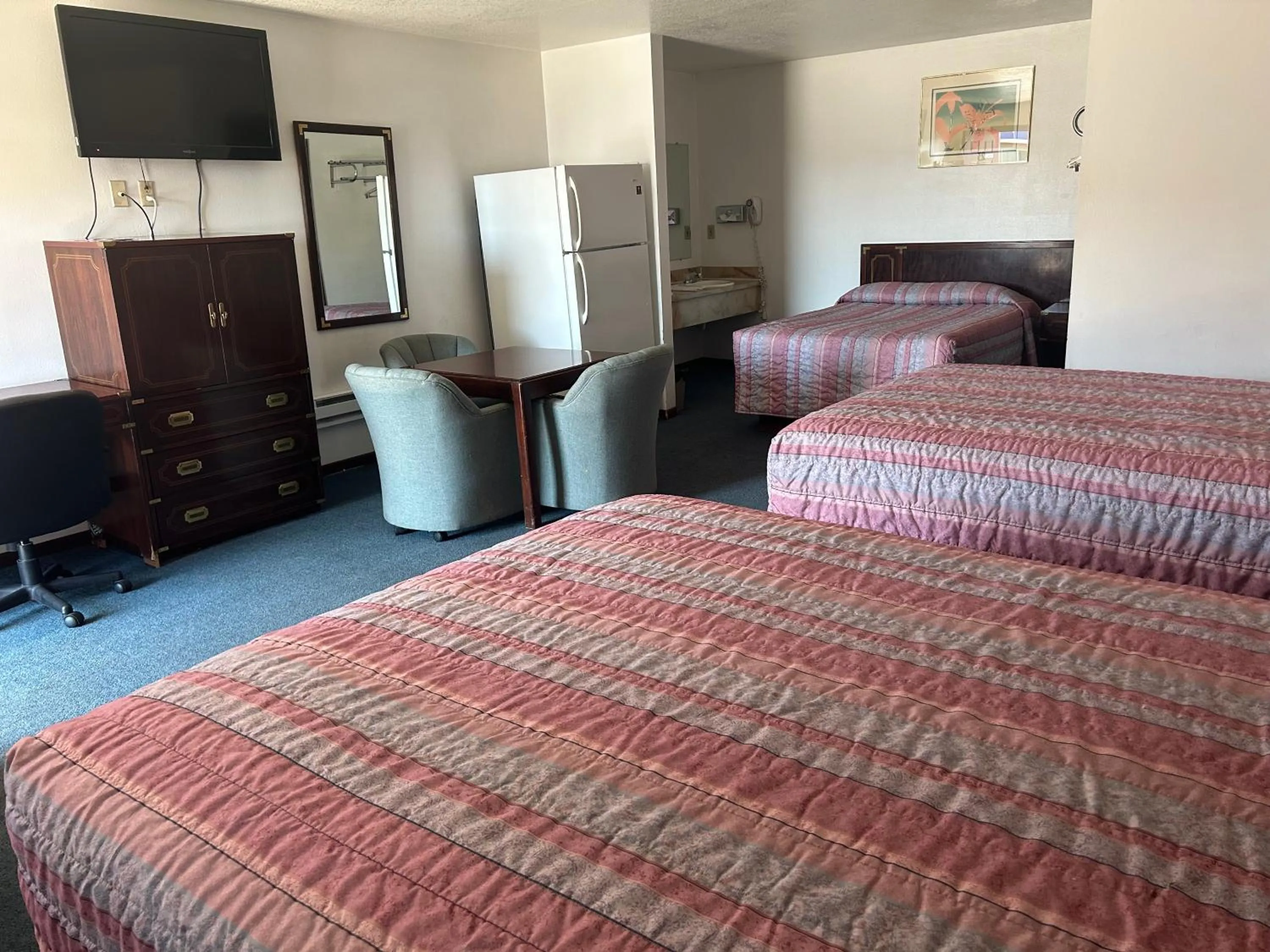Bedroom in Oregon Trail Motel By Townhouse Ontario OR