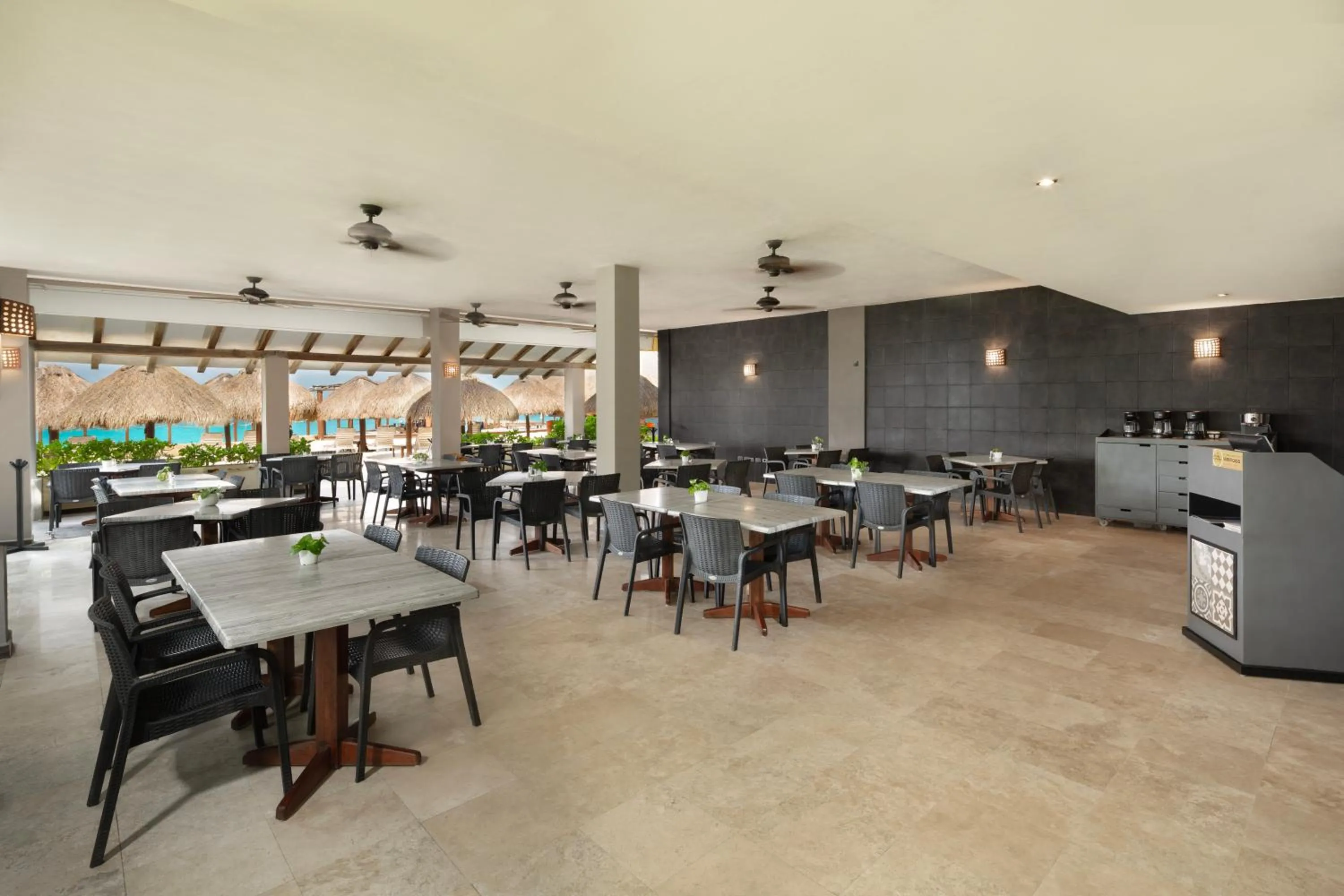 Restaurant/places to eat in Playa Azul Cozumel