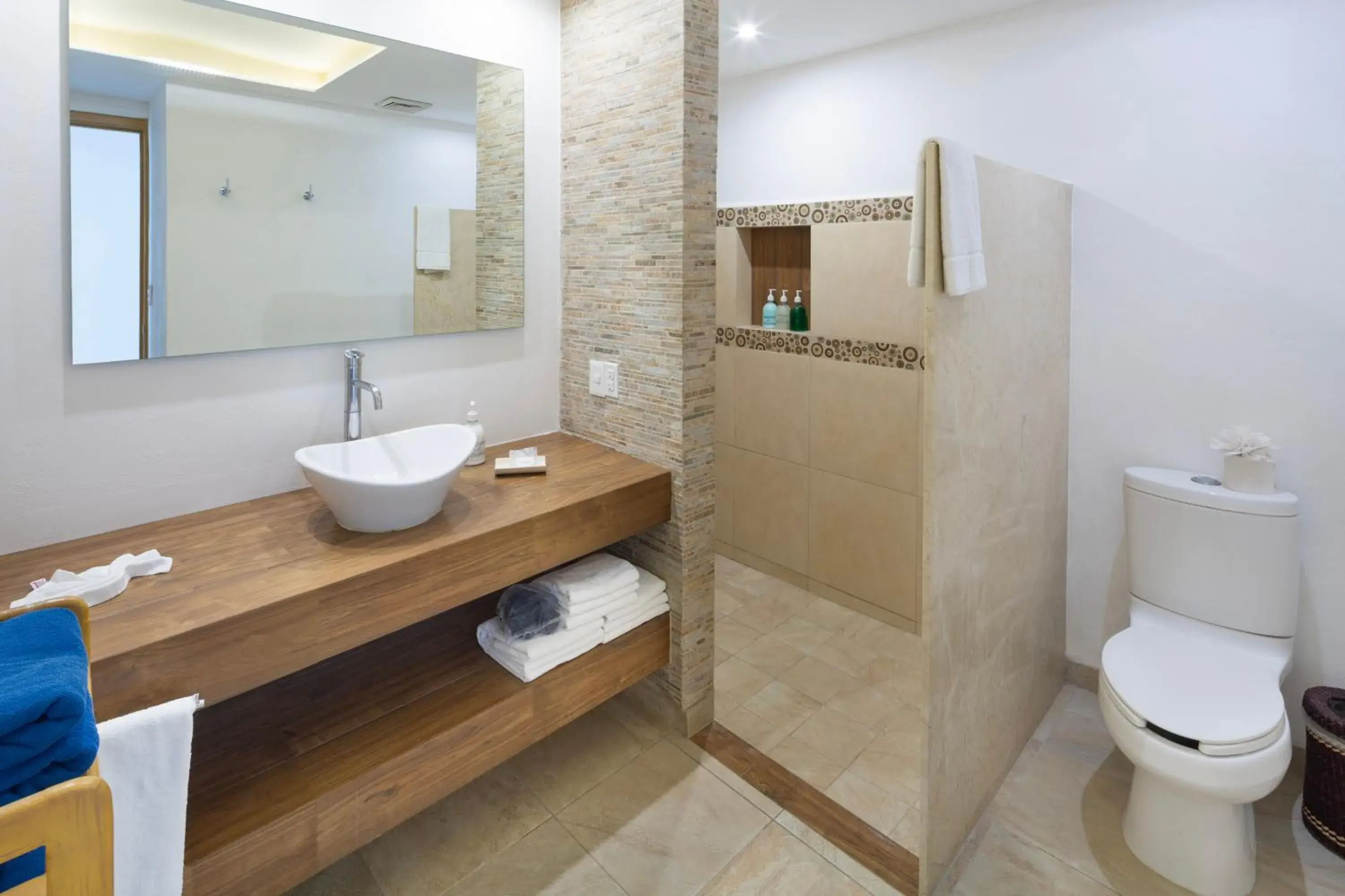 Superior Twin Room in Playa Azul Cozumel Superior Twin Room in Playa Azul Cozumel