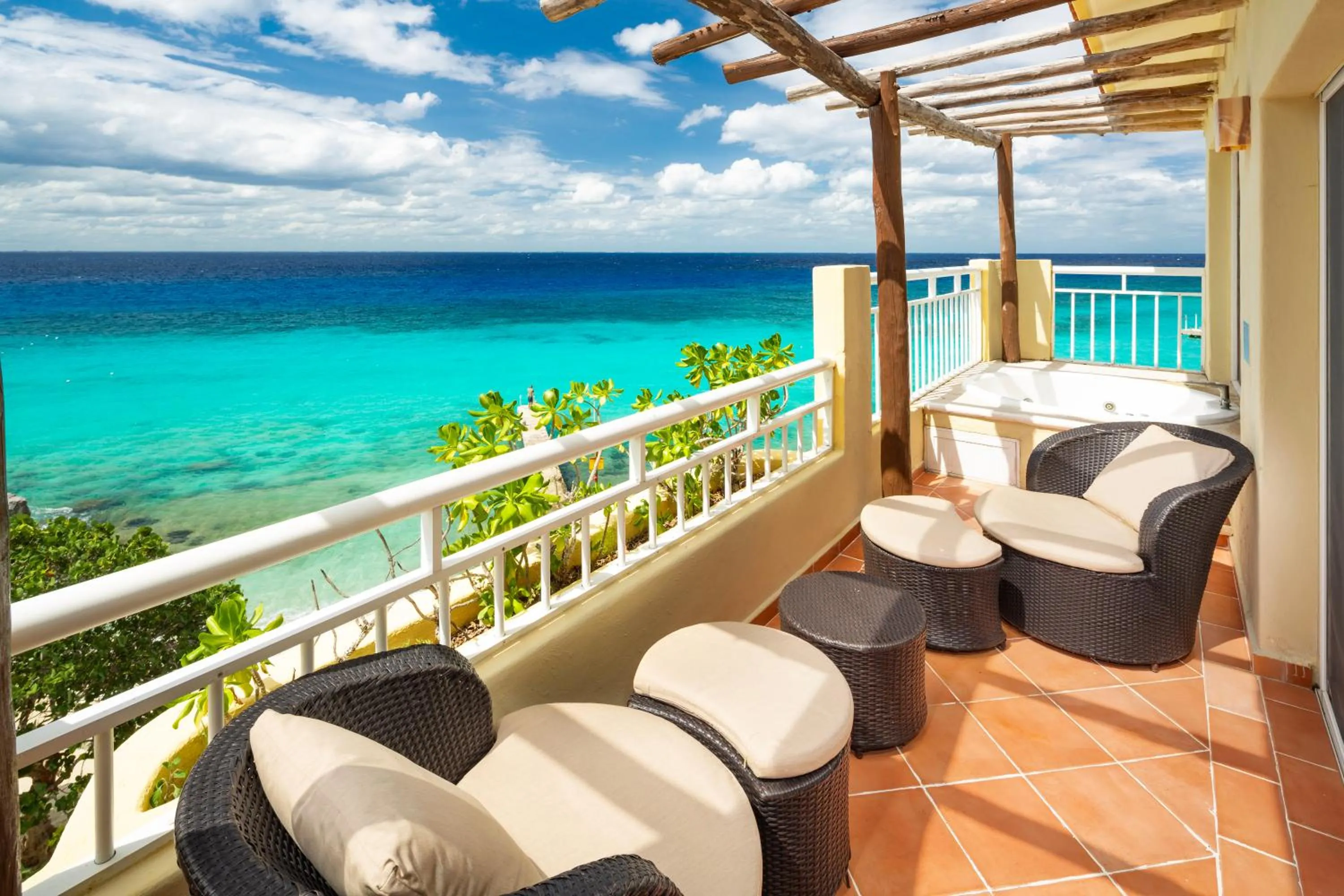 Hot Tub in Playa Azul Cozumel