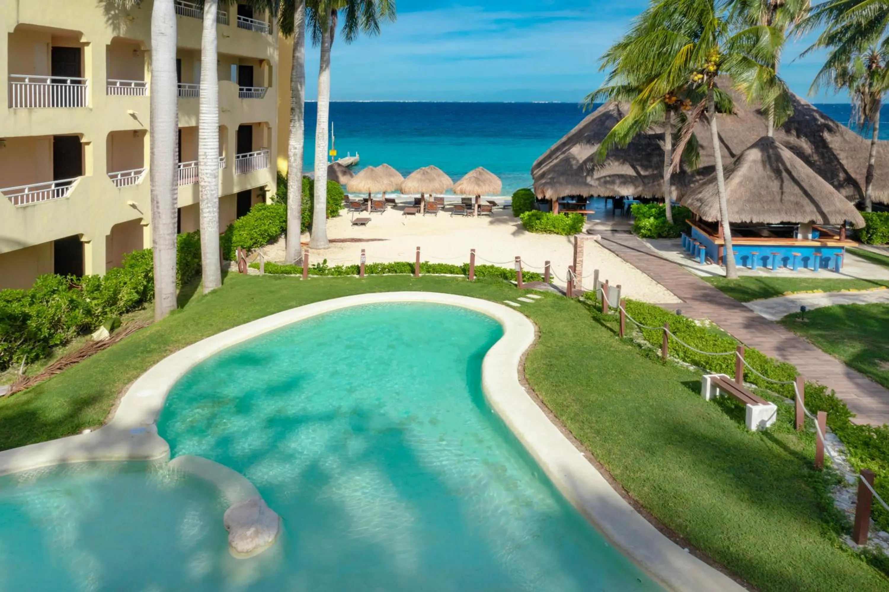 Restaurant/places to eat in Playa Azul Cozumel