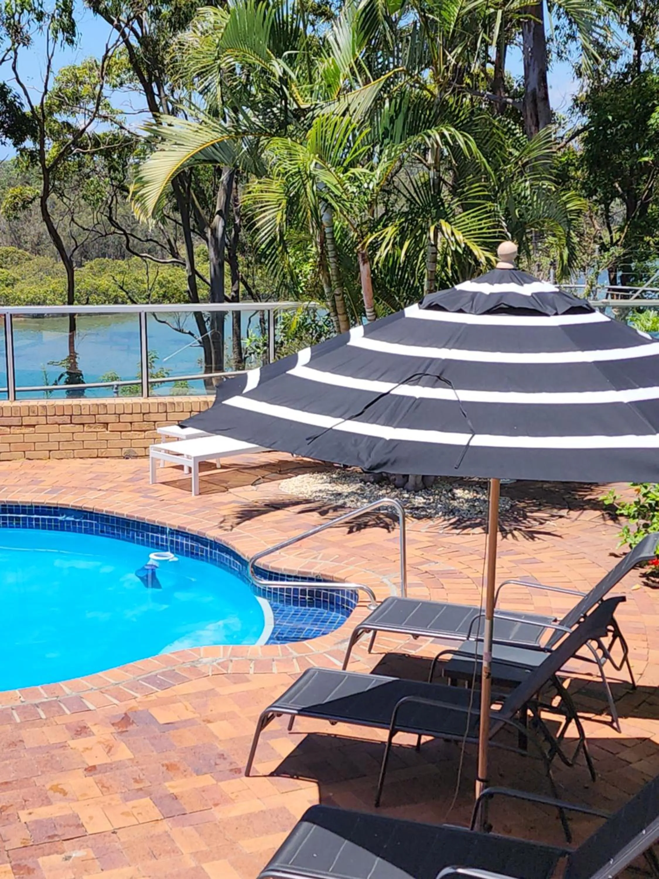 Swimming pool in Motel Miramar