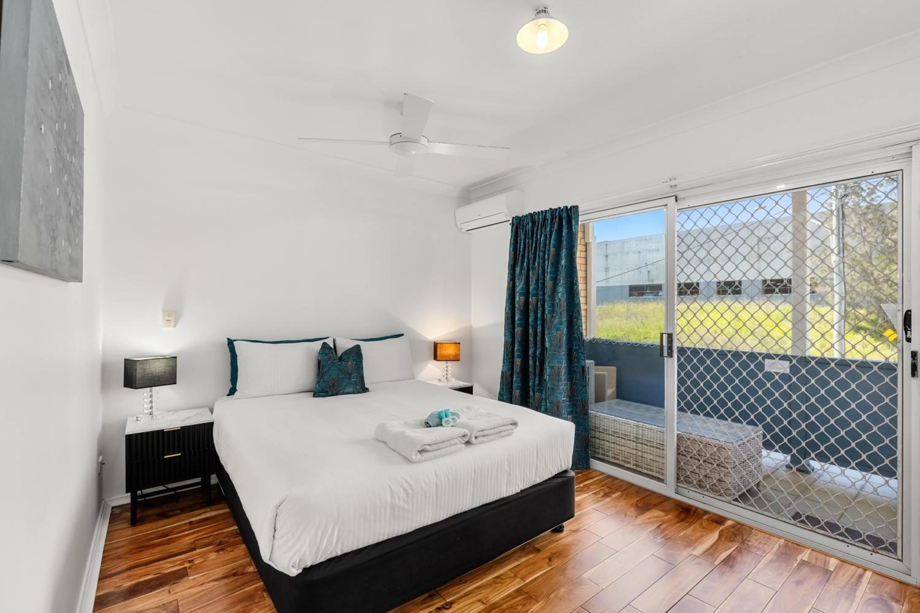 Bedroom, Bed in Motel Miramar