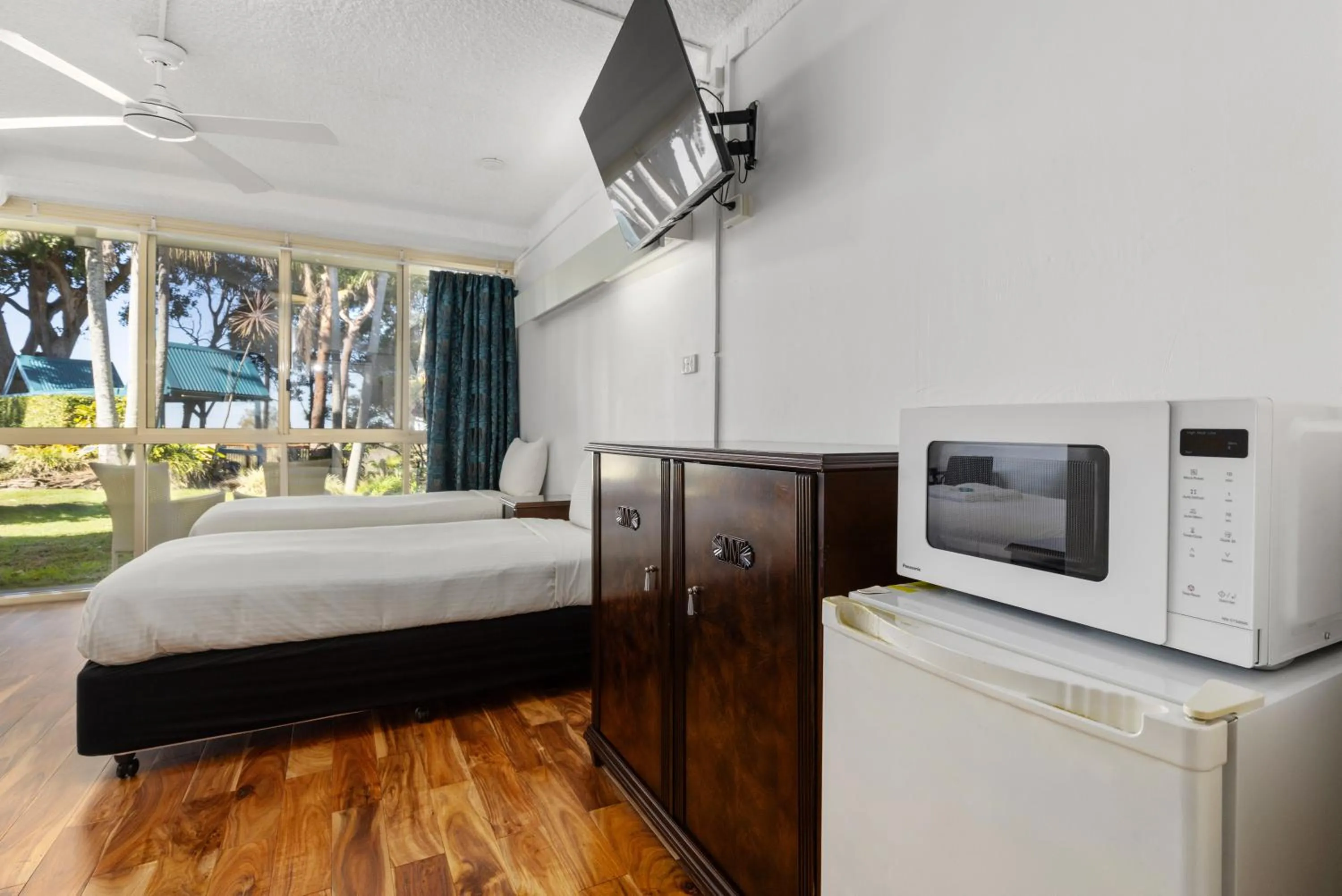 Bed in Motel Miramar