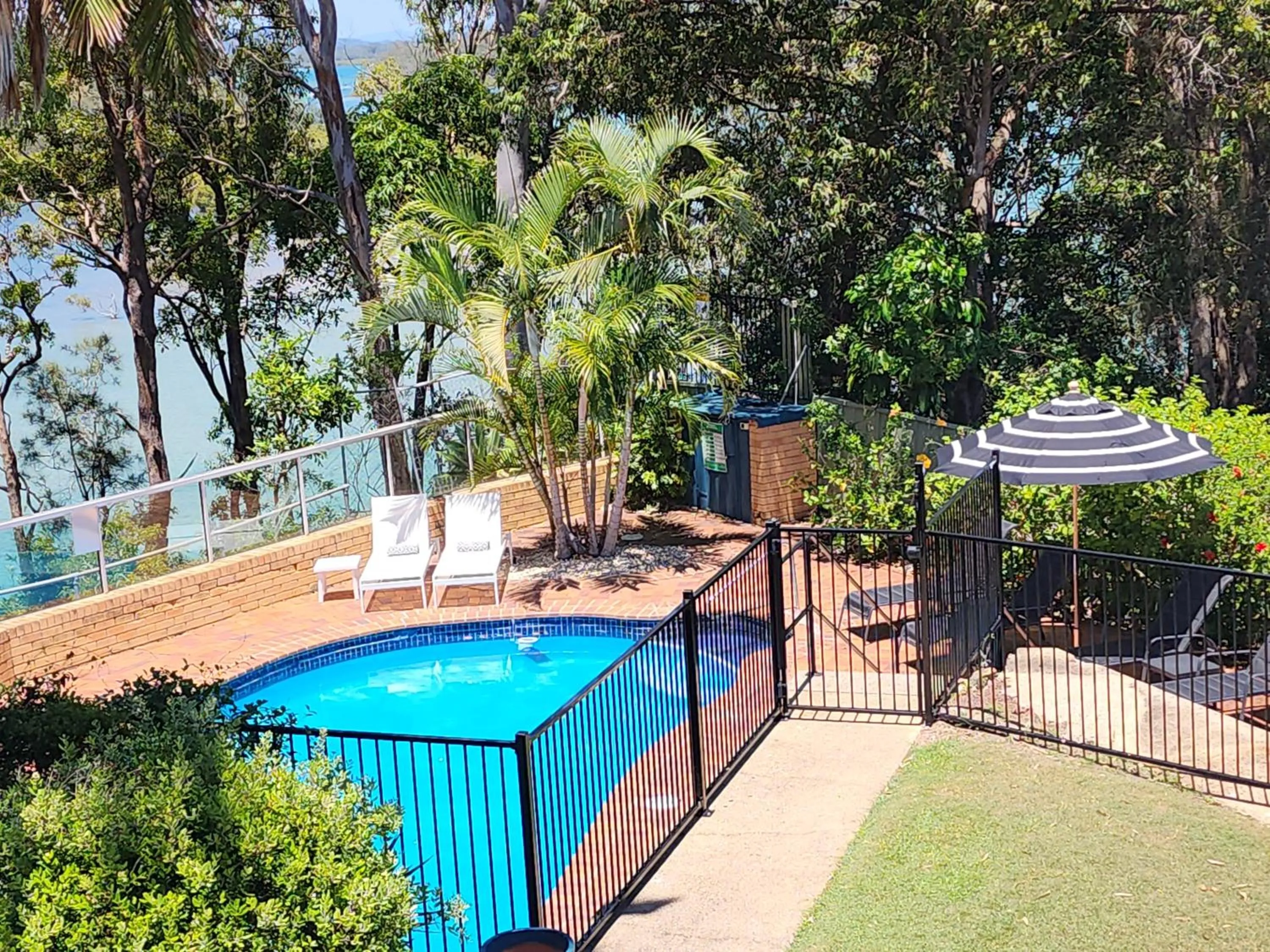 Swimming pool in Motel Miramar