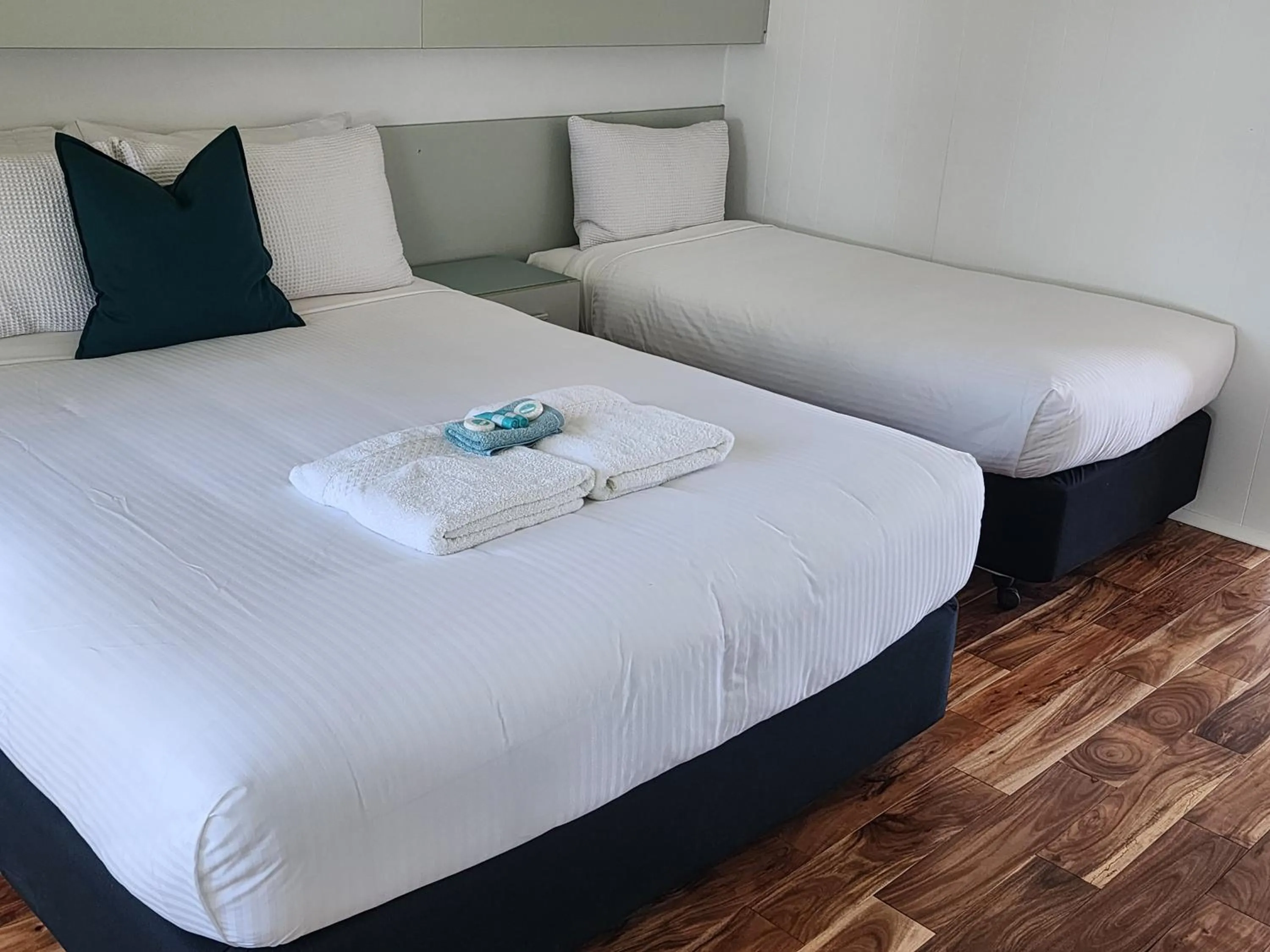 Bedroom, Bed in Motel Miramar