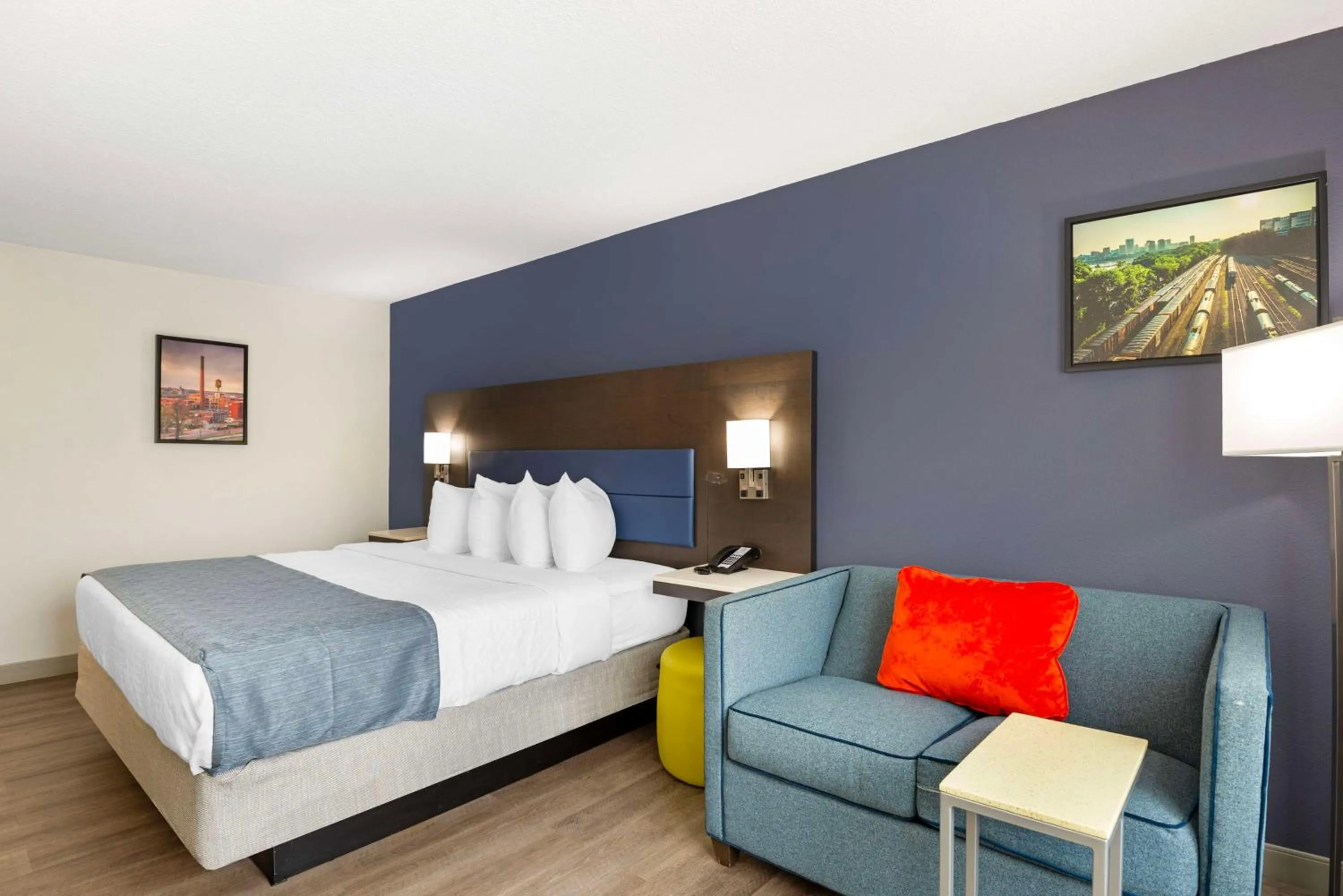 Bedroom, Bed in Best Western Premier Richmond City Gateway