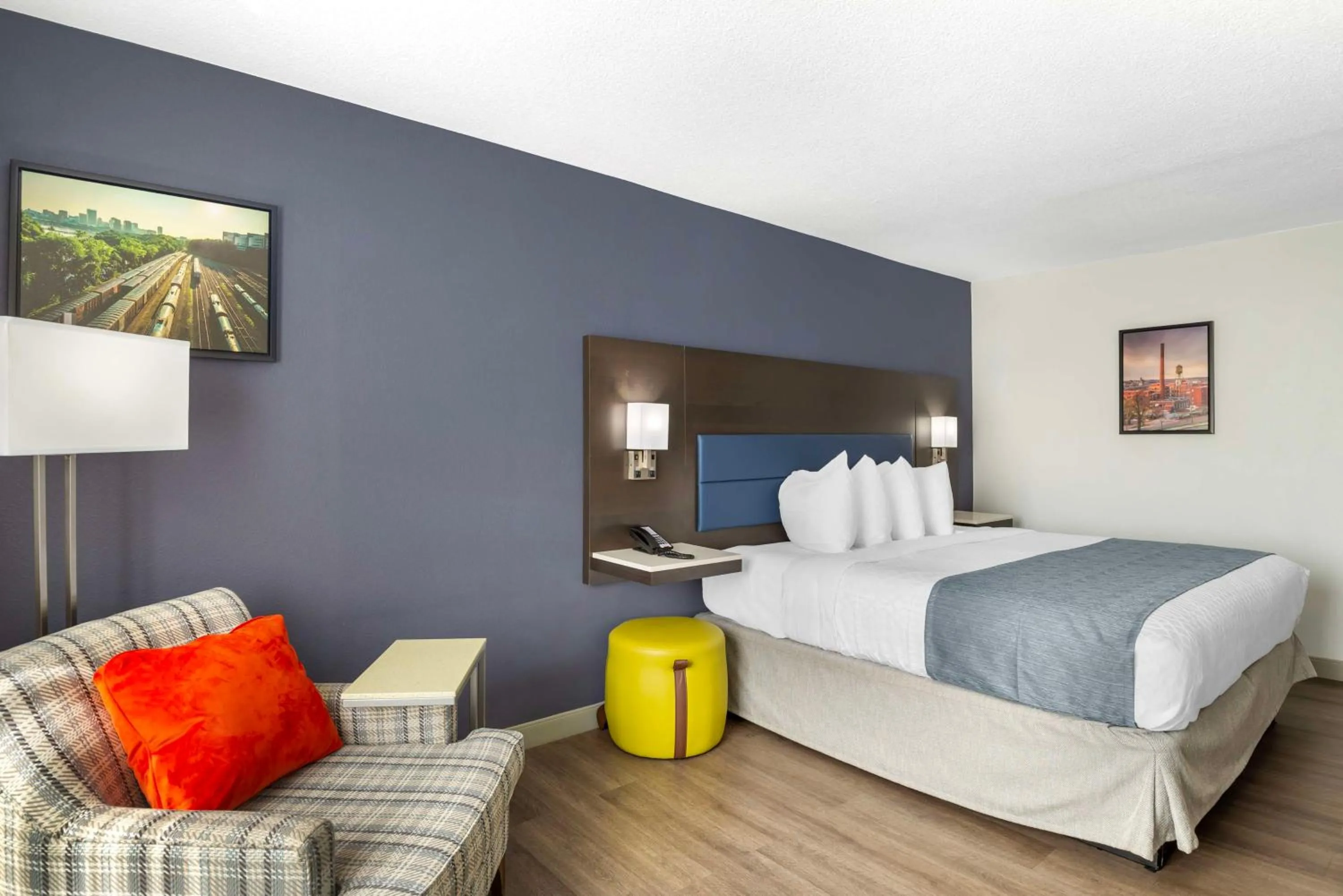 Bedroom, Bed in Best Western Premier Richmond City Gateway