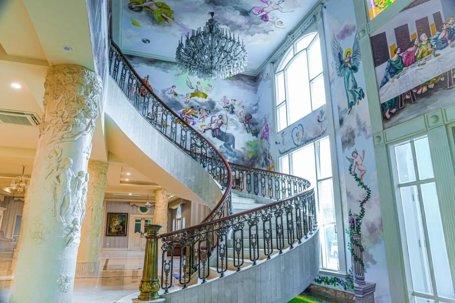 Property building in V20 Boutique Jacuzzi Hotel