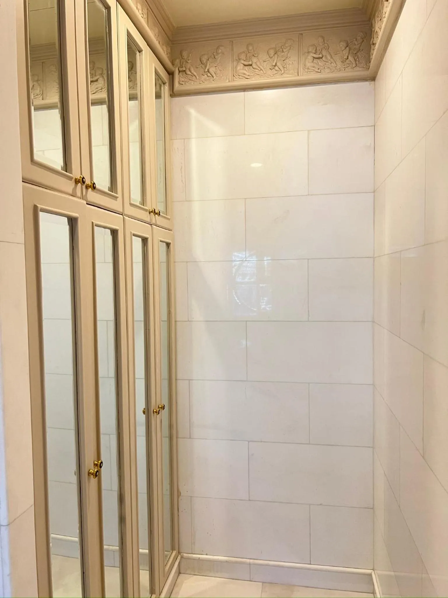 Bathroom in V20 Boutique Jacuzzi Hotel