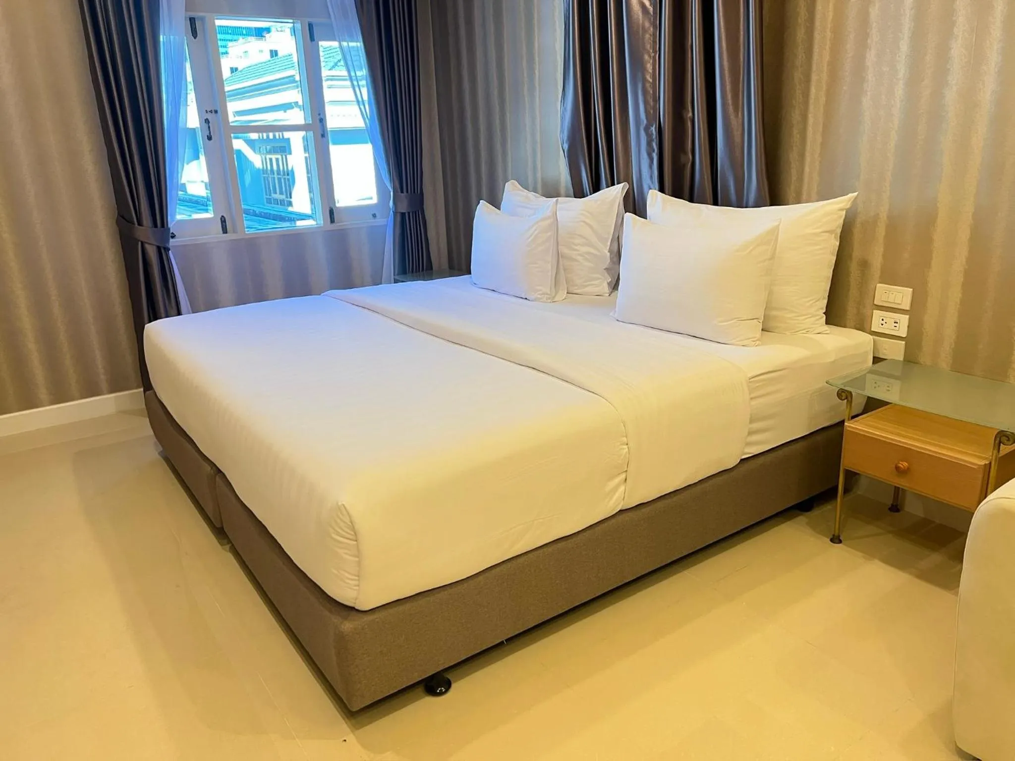 Bedroom, Bed in V20 Boutique Jacuzzi Hotel