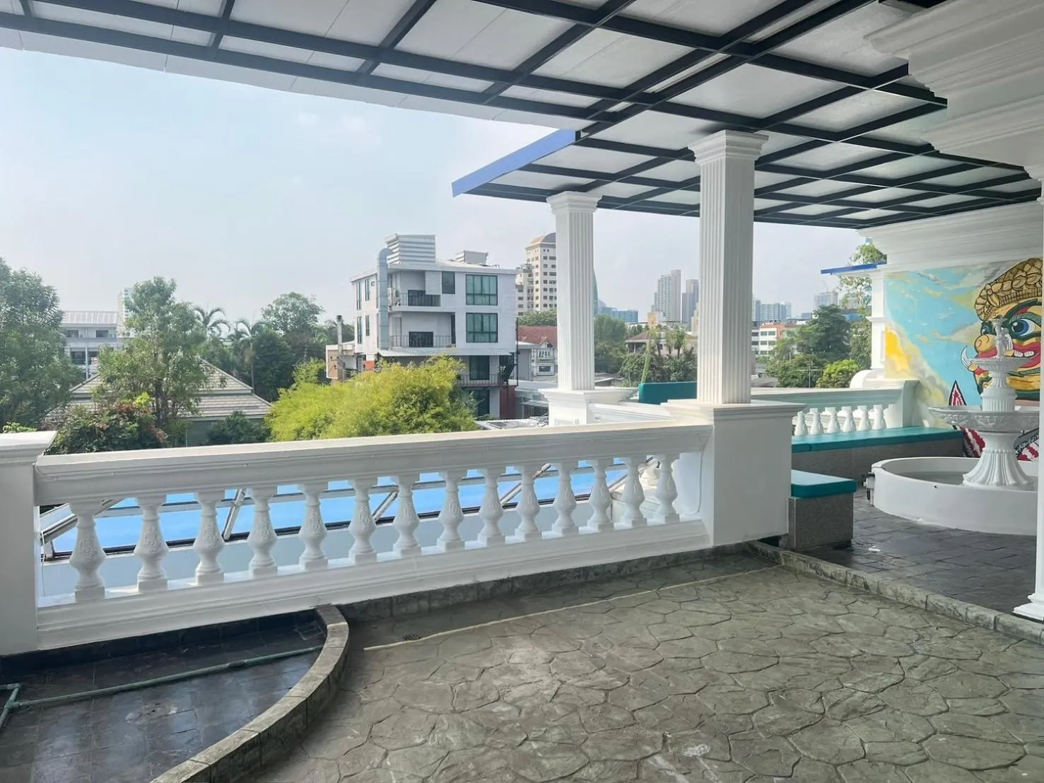 V20 Boutique Jacuzzi Hotel