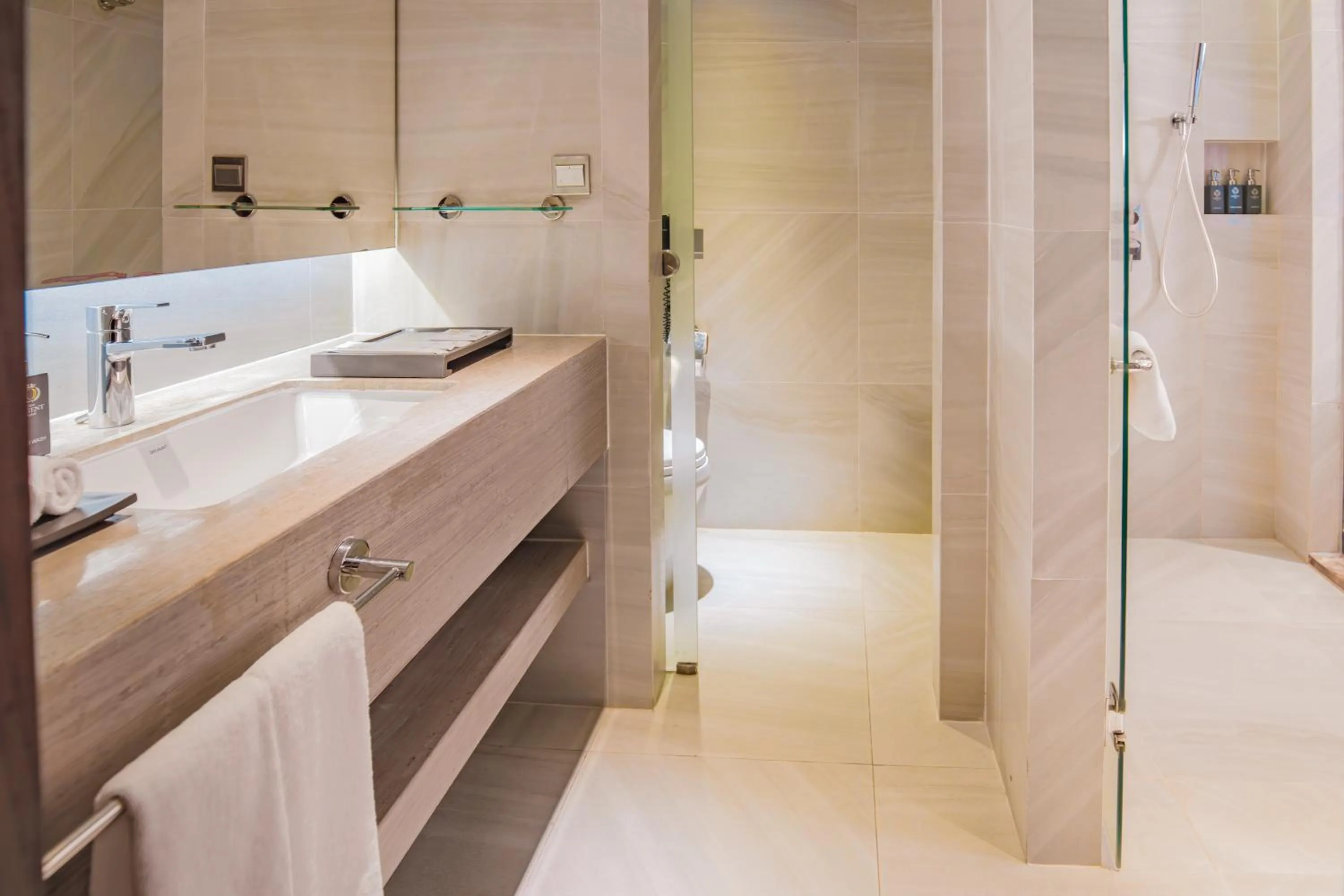 Bathroom in New Orient Hotel Da Nang