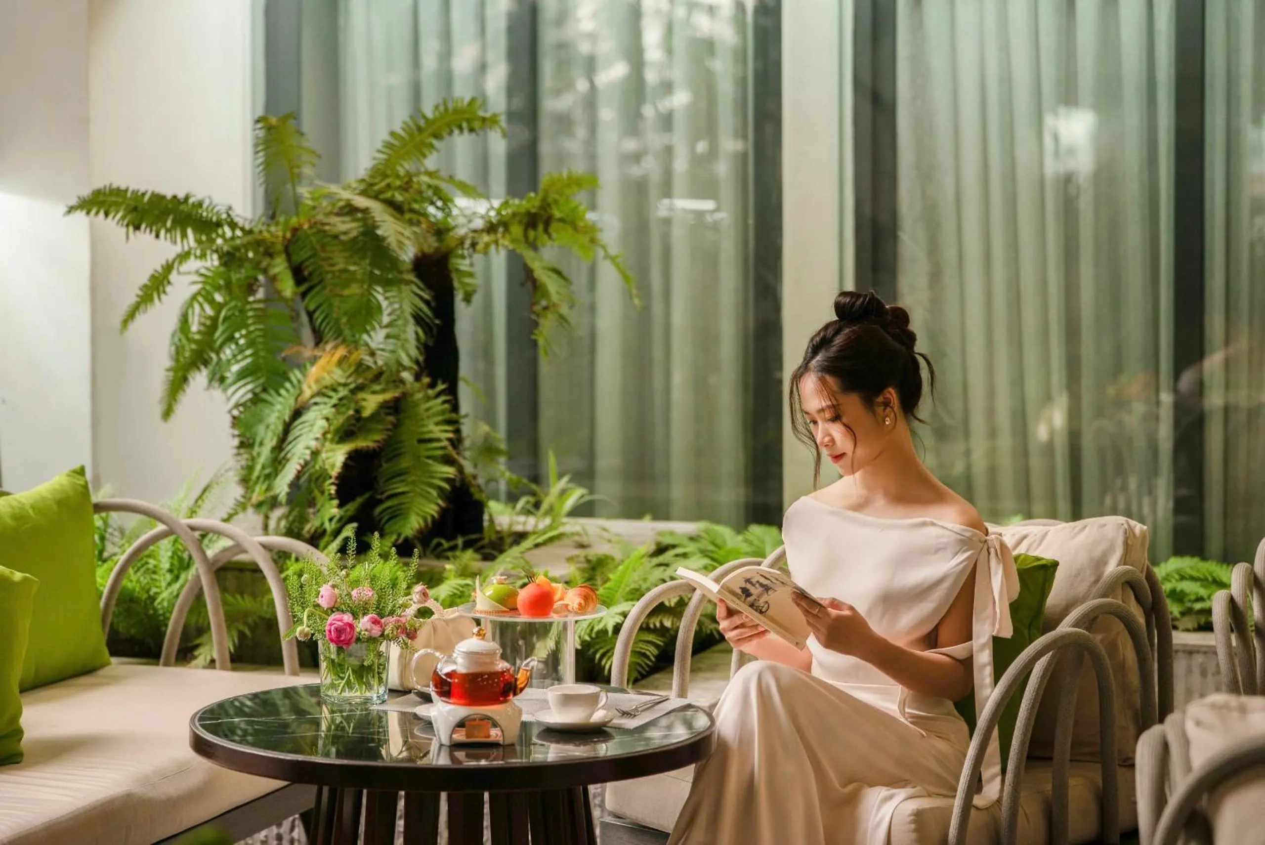Swimming pool in New Orient Hotel Da Nang