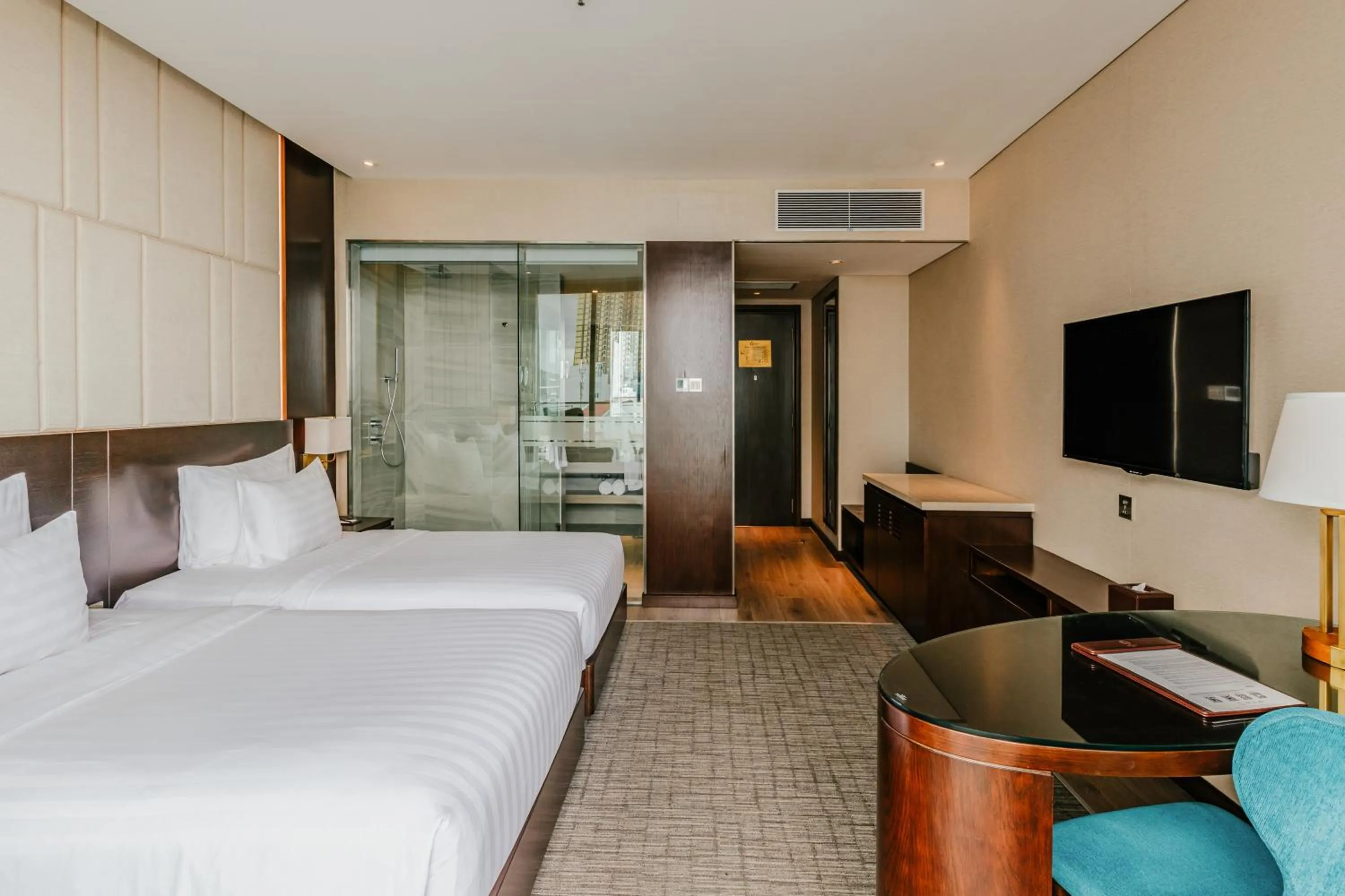 Bedroom, Bed in New Orient Hotel Da Nang