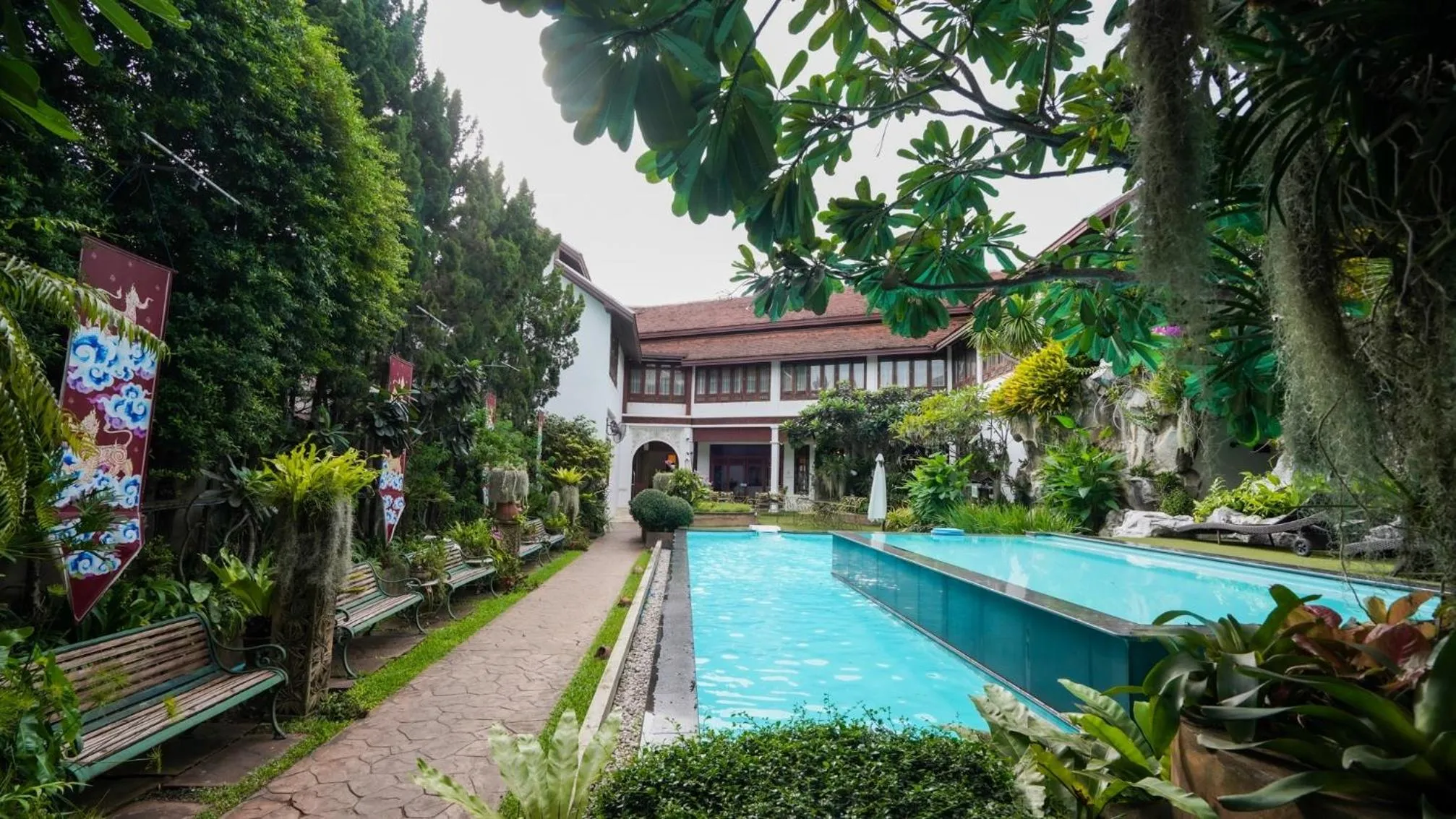 Property building in Kodchasri Thani Hotel Chiangmai