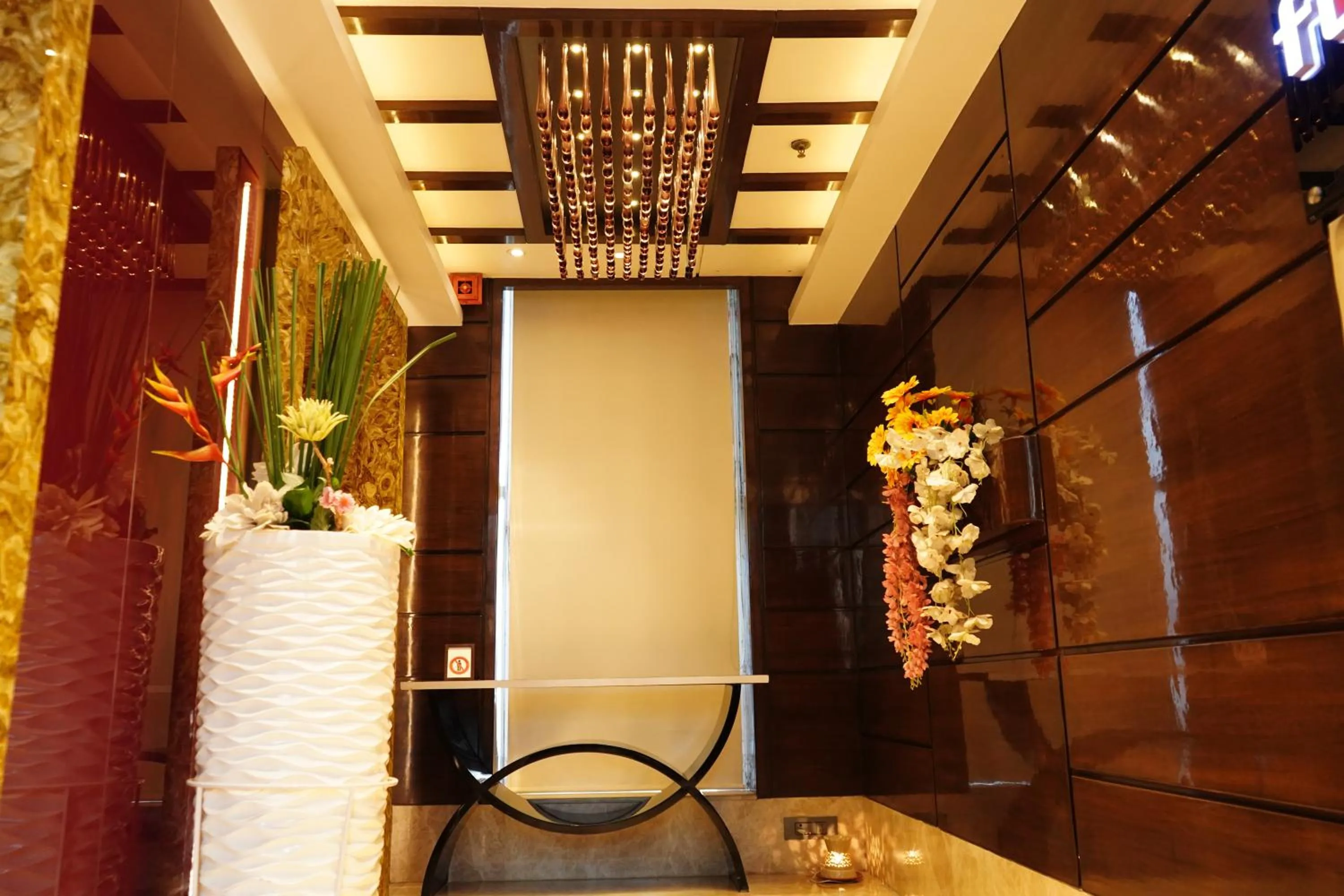 Property building in Regenta Central the Crystal Kanpur,